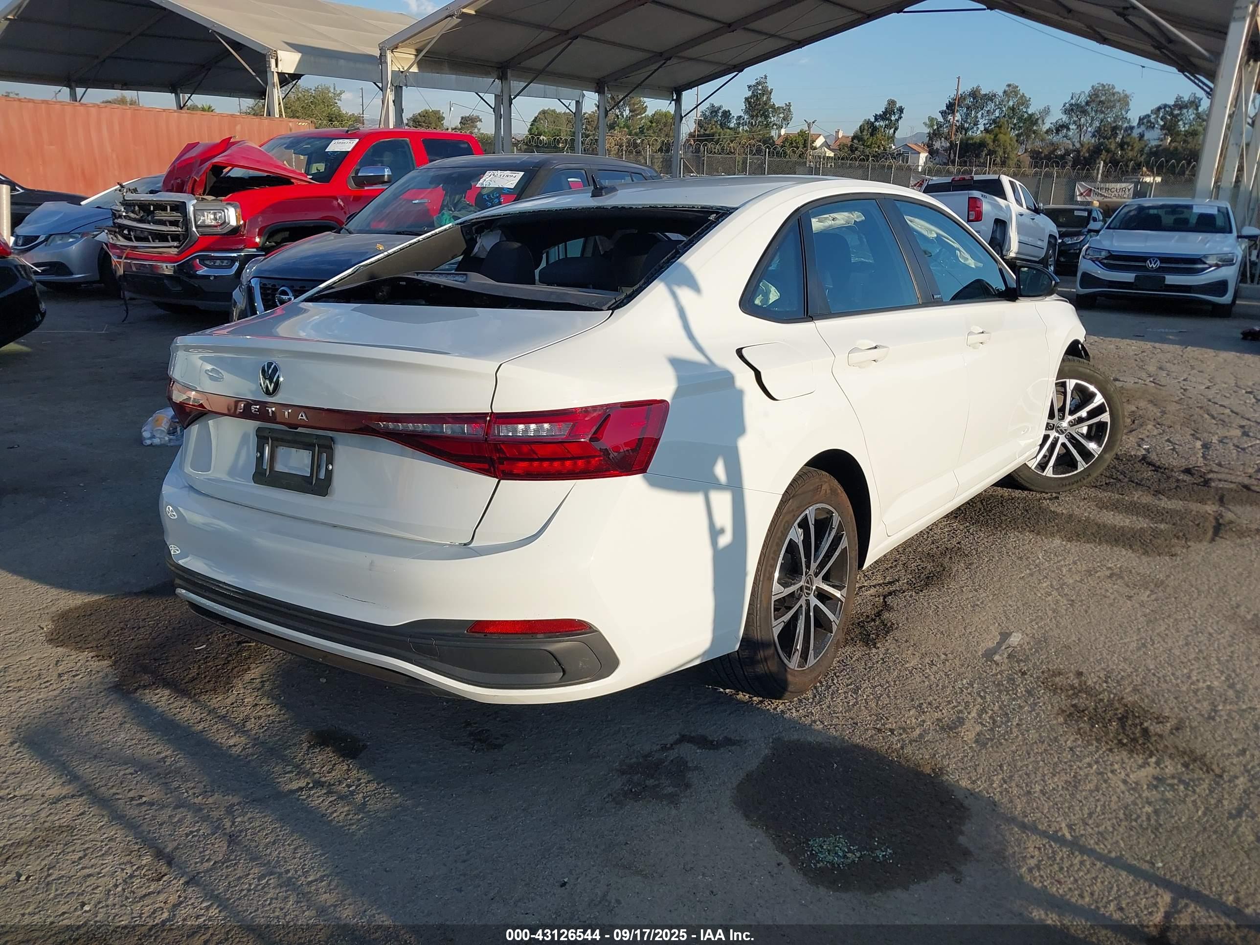 VOLKSWAGEN JETTA image 4
