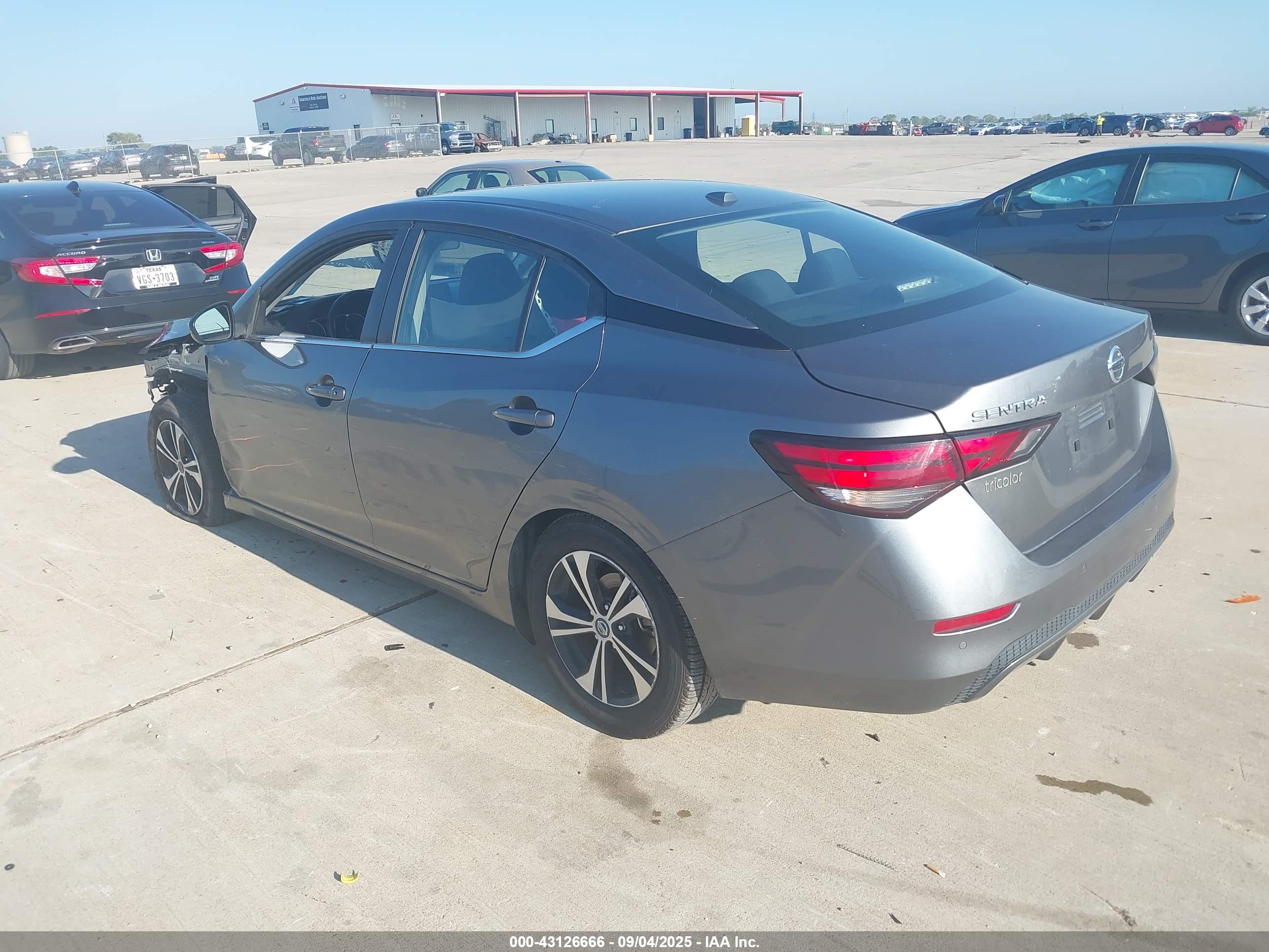 NISSAN SENTRA image 3