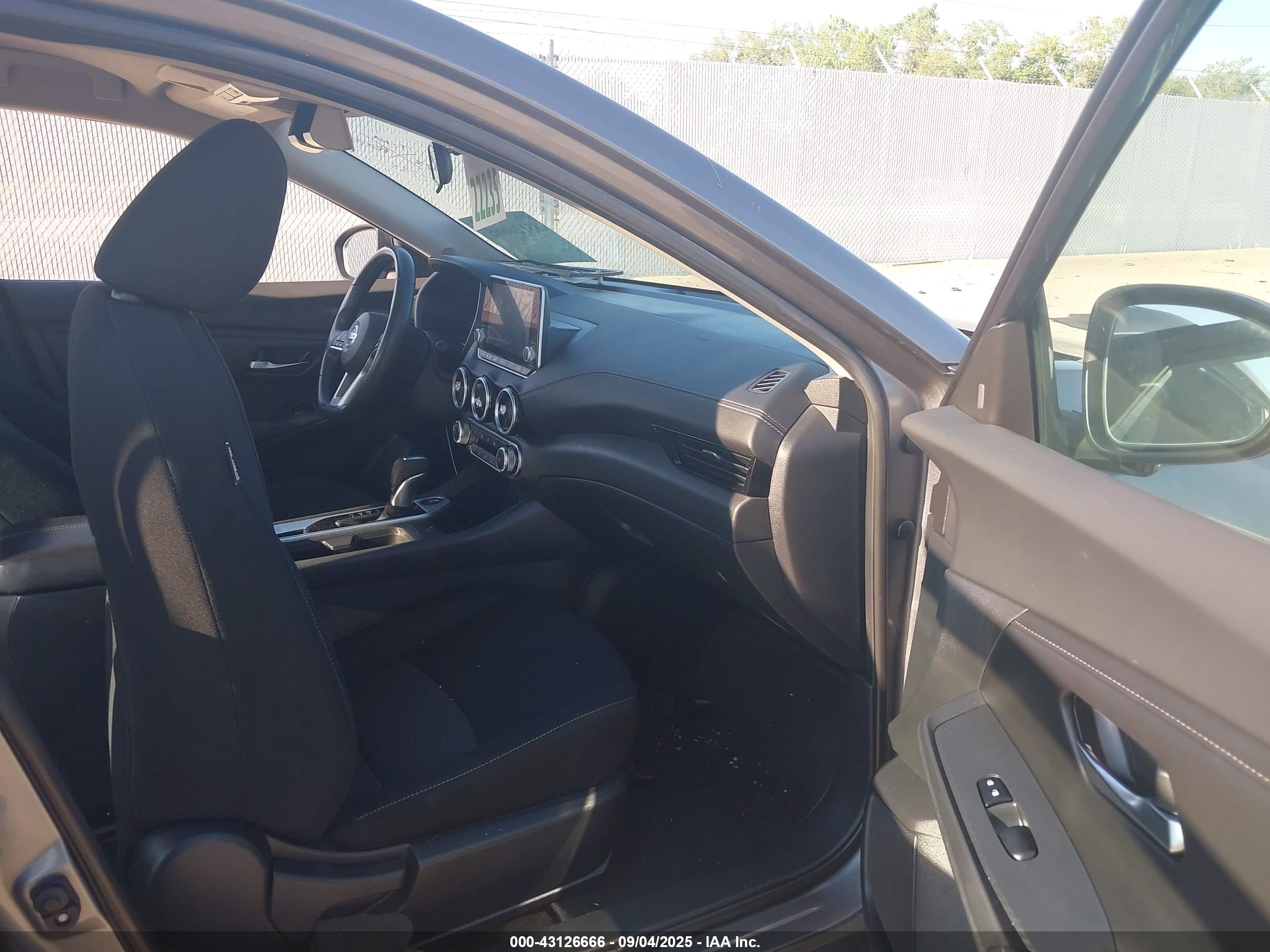 NISSAN SENTRA image 5