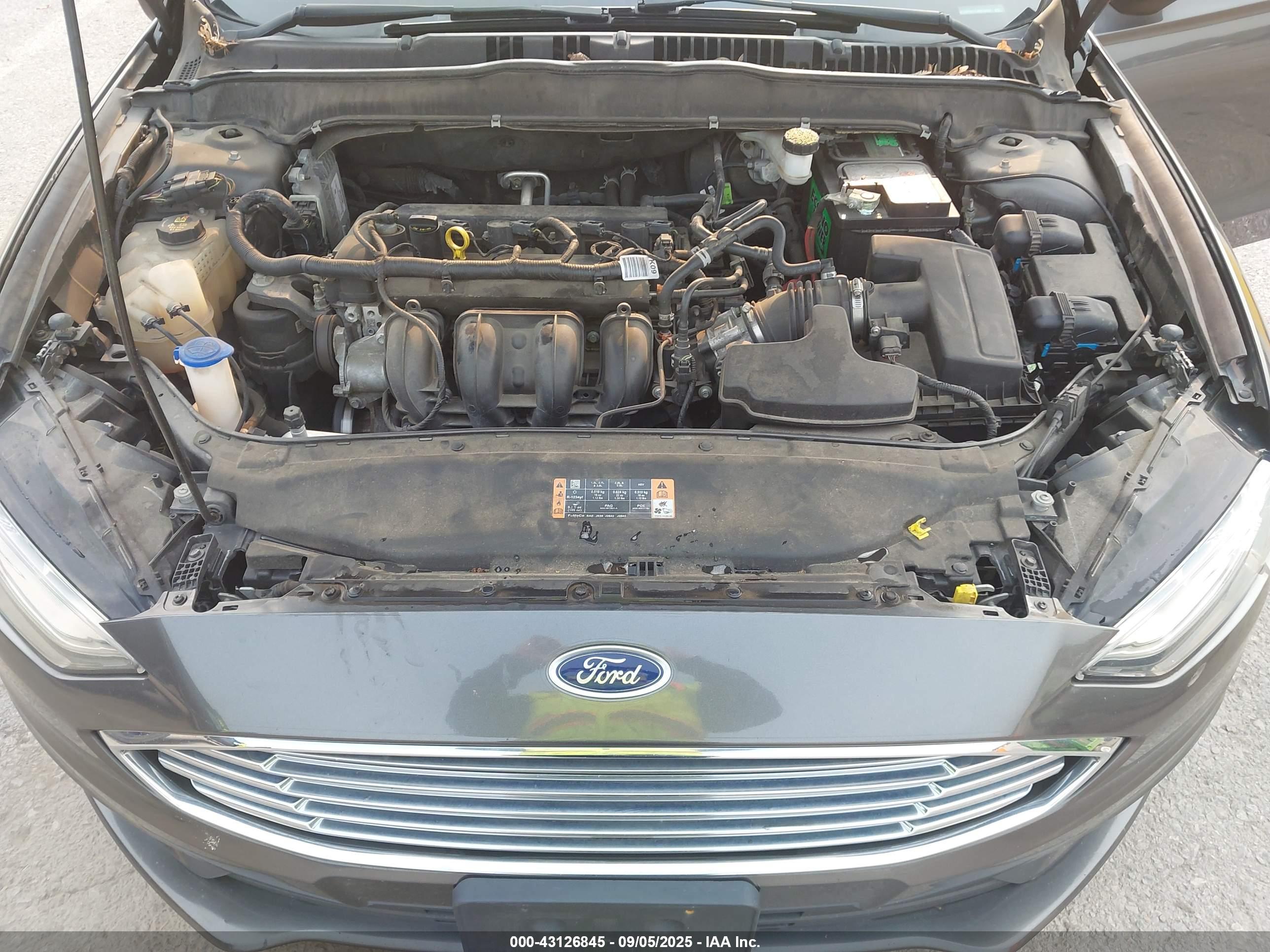 FORD FUSION image 10