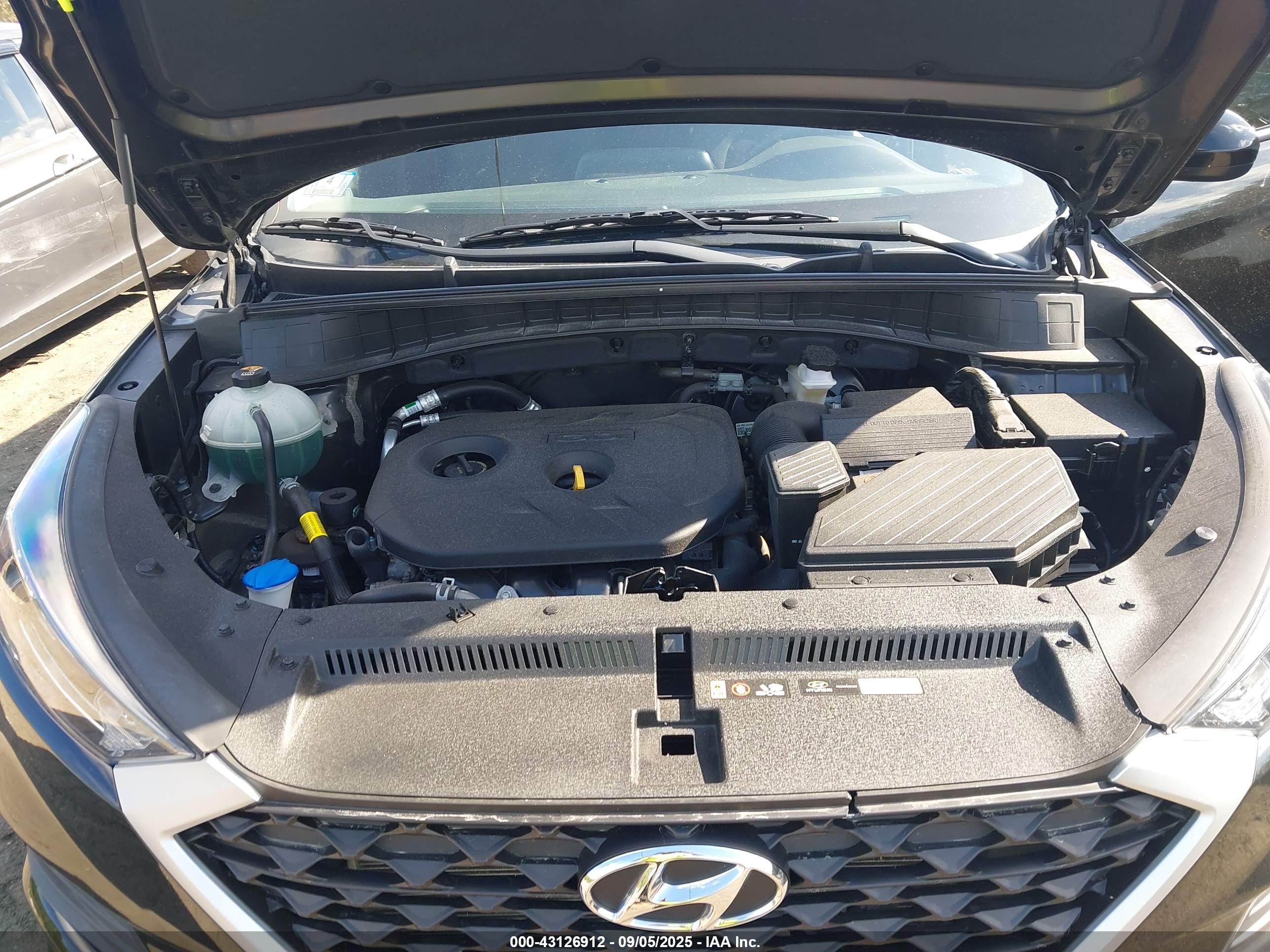 HYUNDAI TUCSON image 10