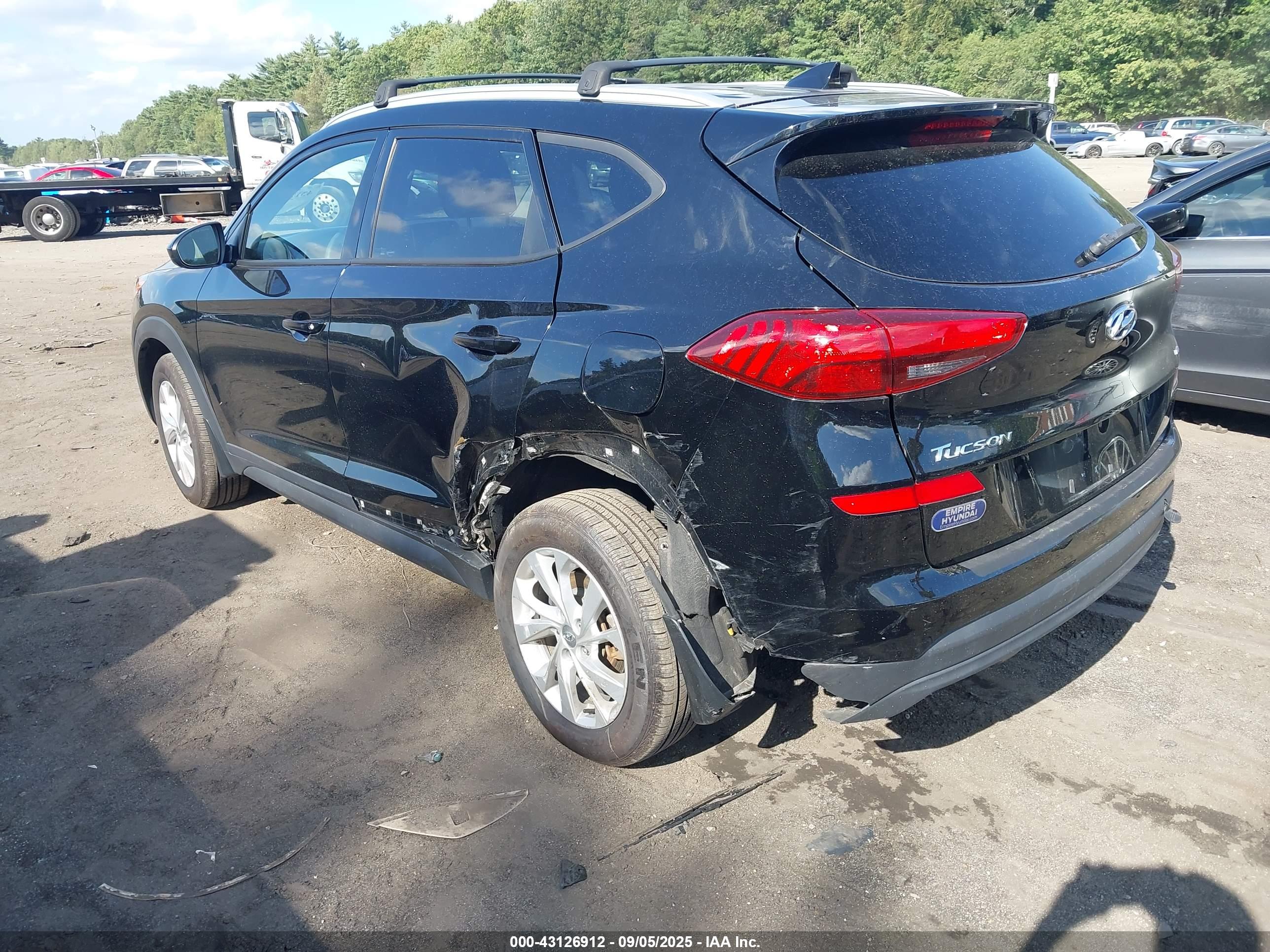 HYUNDAI TUCSON image 3