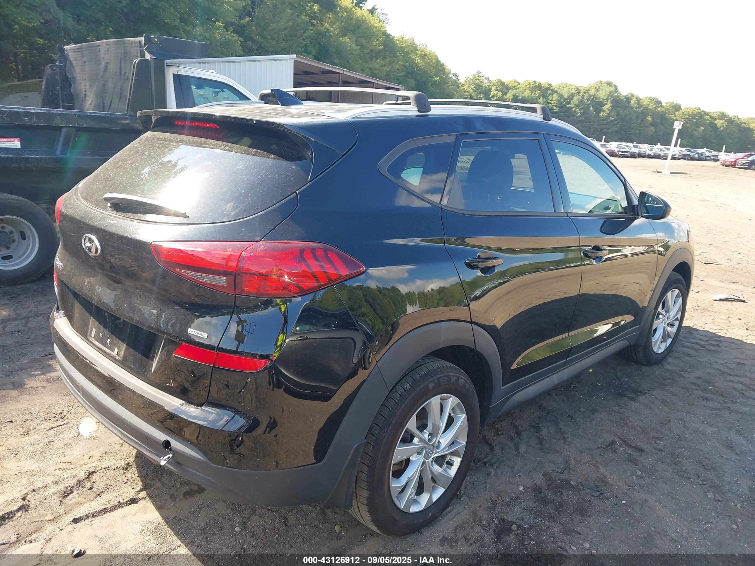 HYUNDAI TUCSON image 4