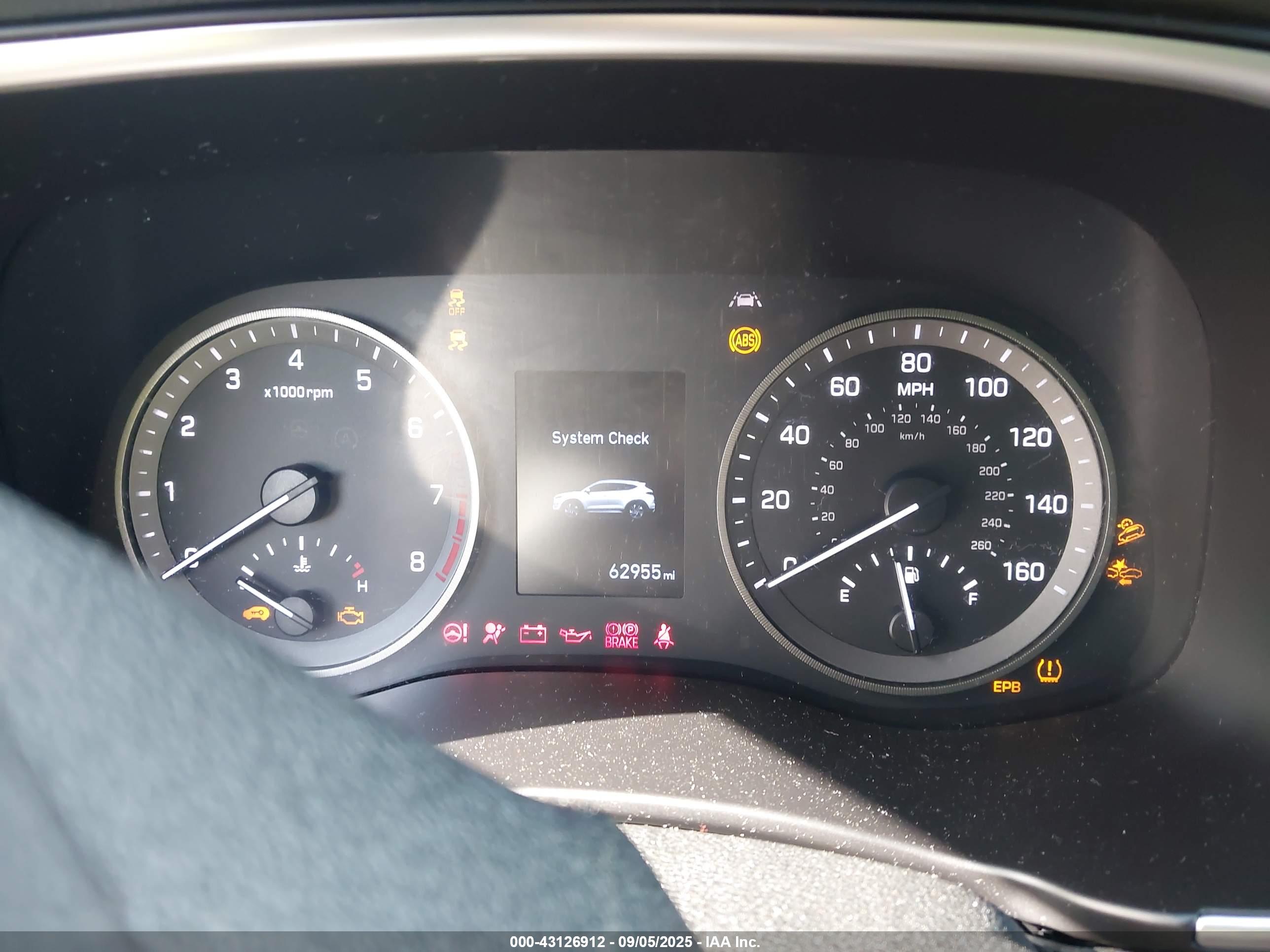 HYUNDAI TUCSON image 7