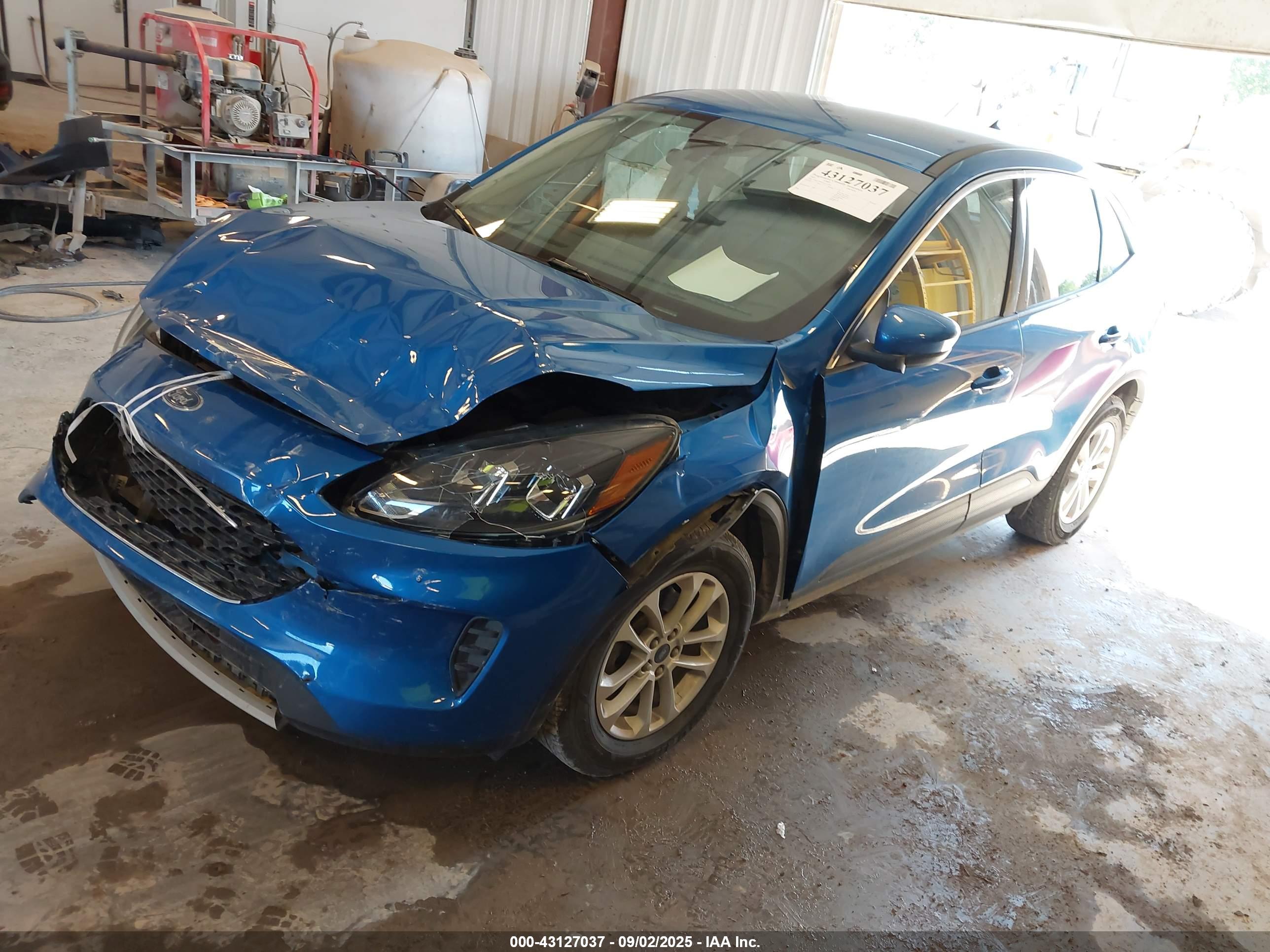 FORD ESCAPE image 2