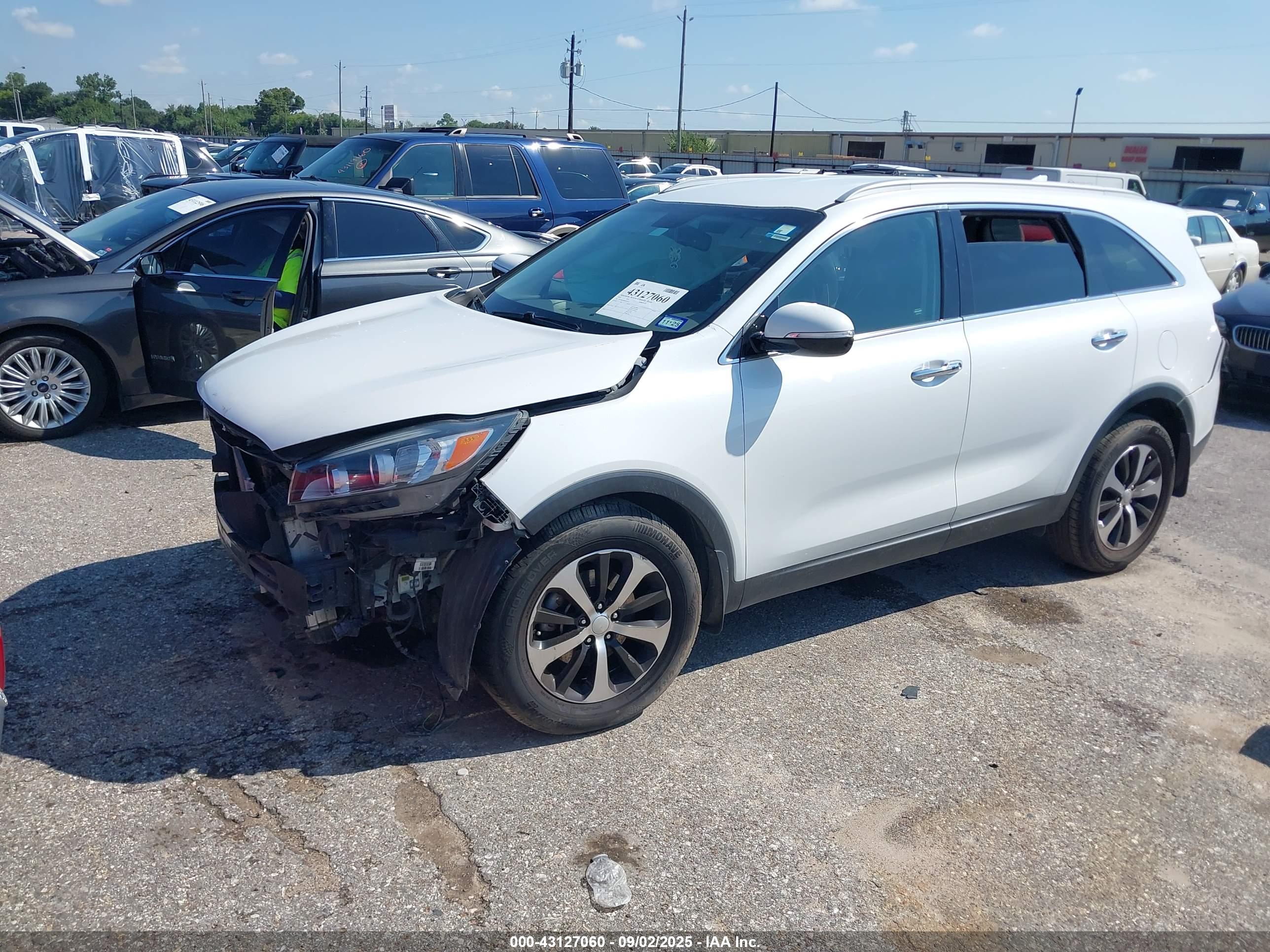 KIA SORENTO image 2