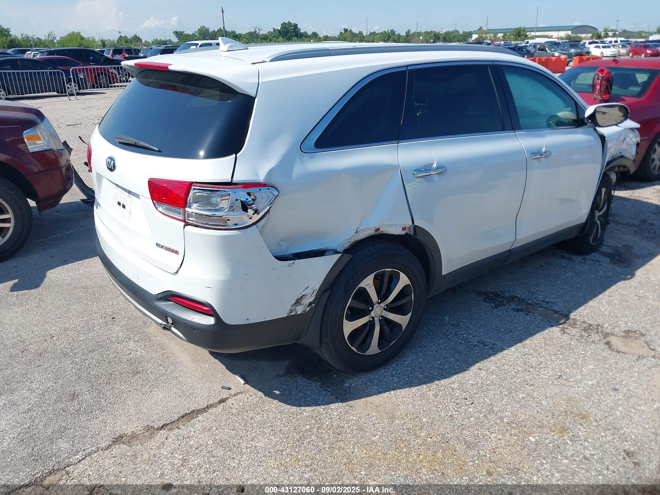 KIA SORENTO image 4