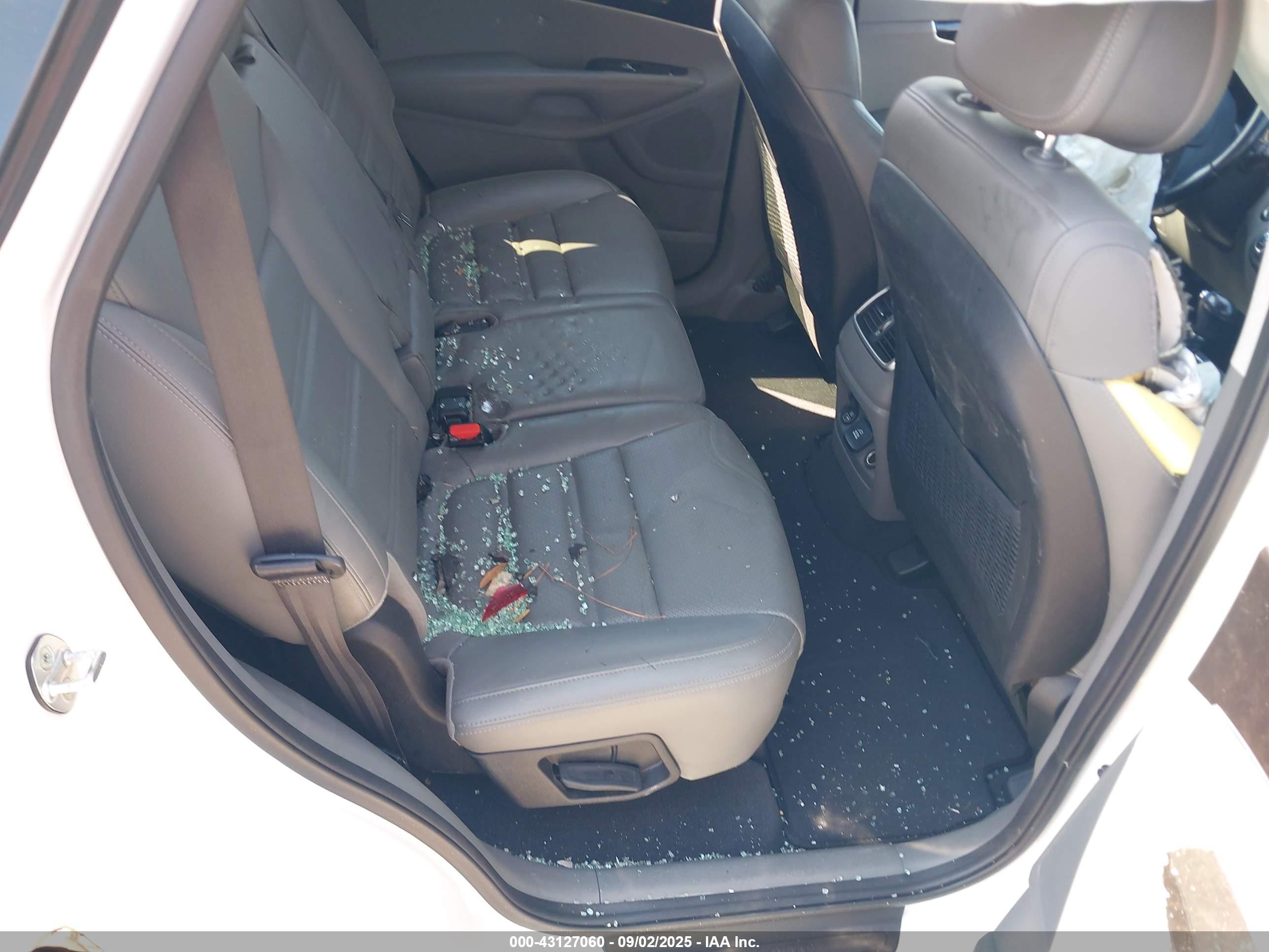 KIA SORENTO image 8
