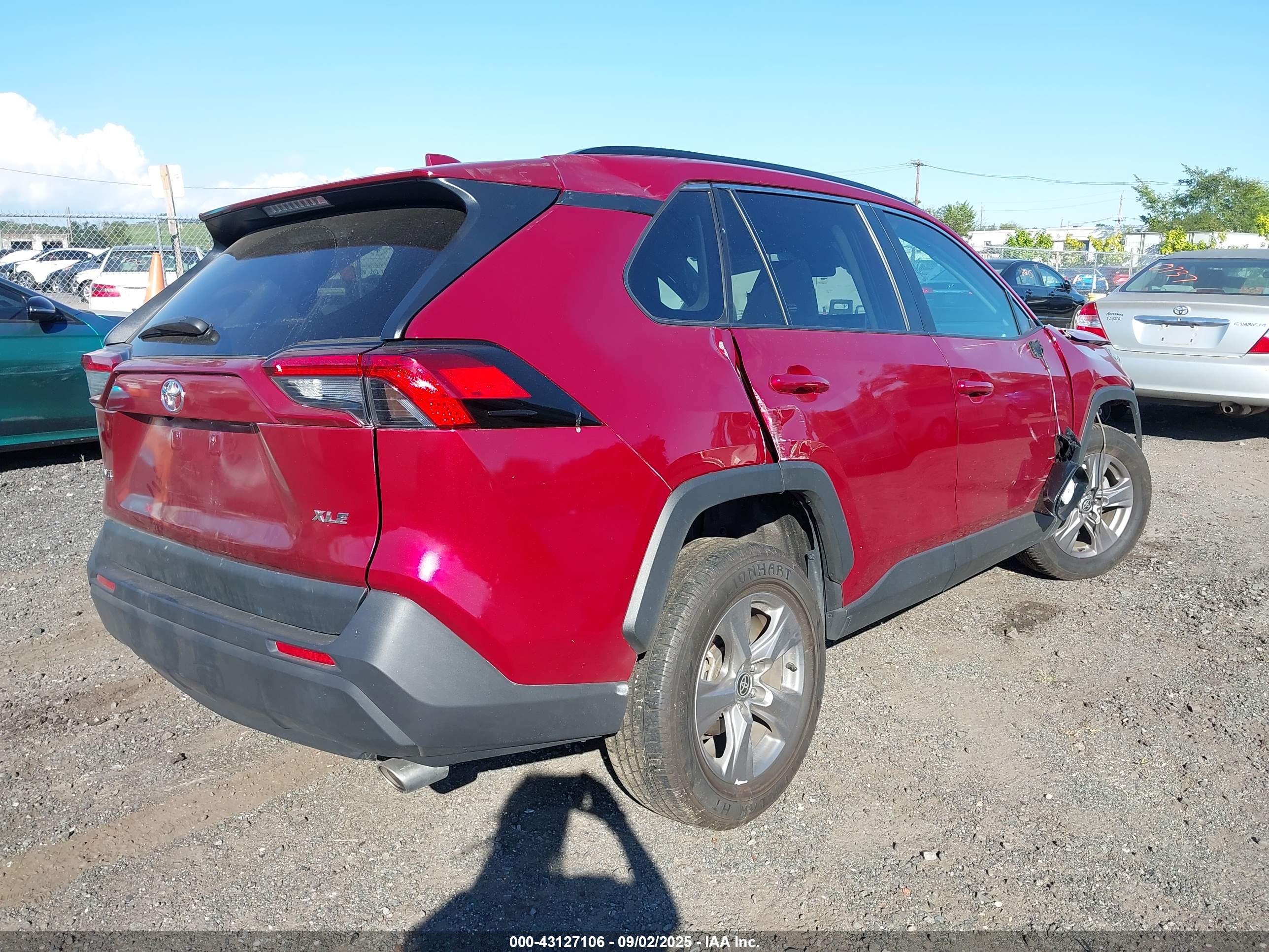 TOYOTA RAV4 image 4