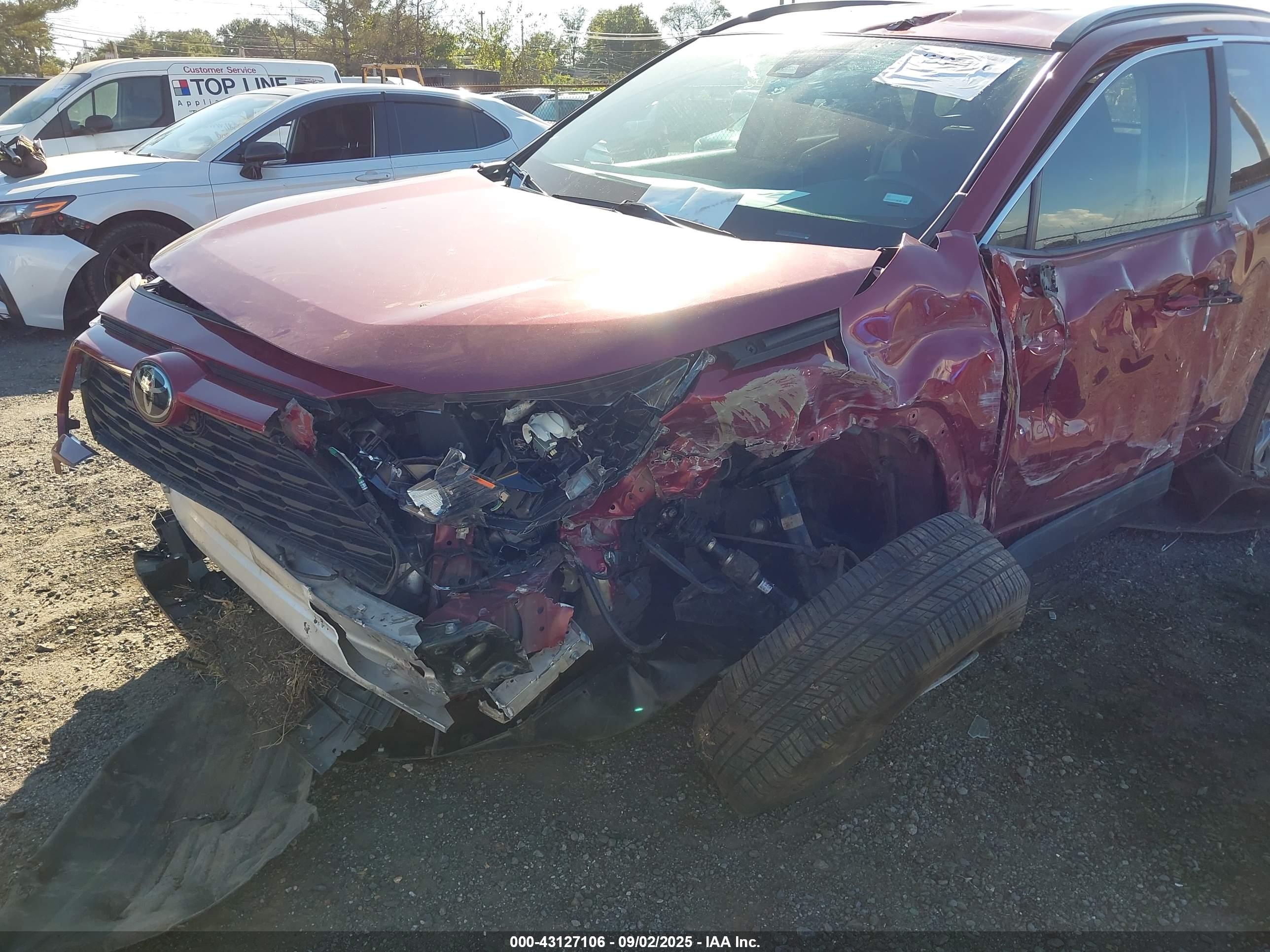 TOYOTA RAV4 image 6