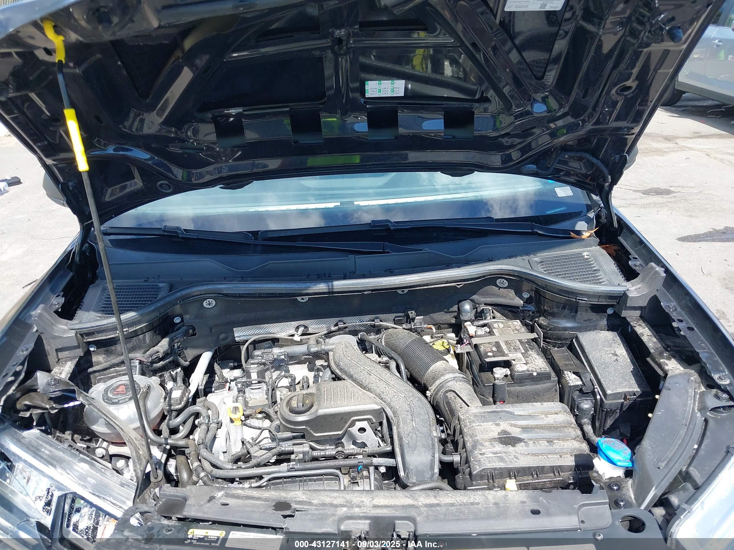 VOLKSWAGEN TAOS image 10