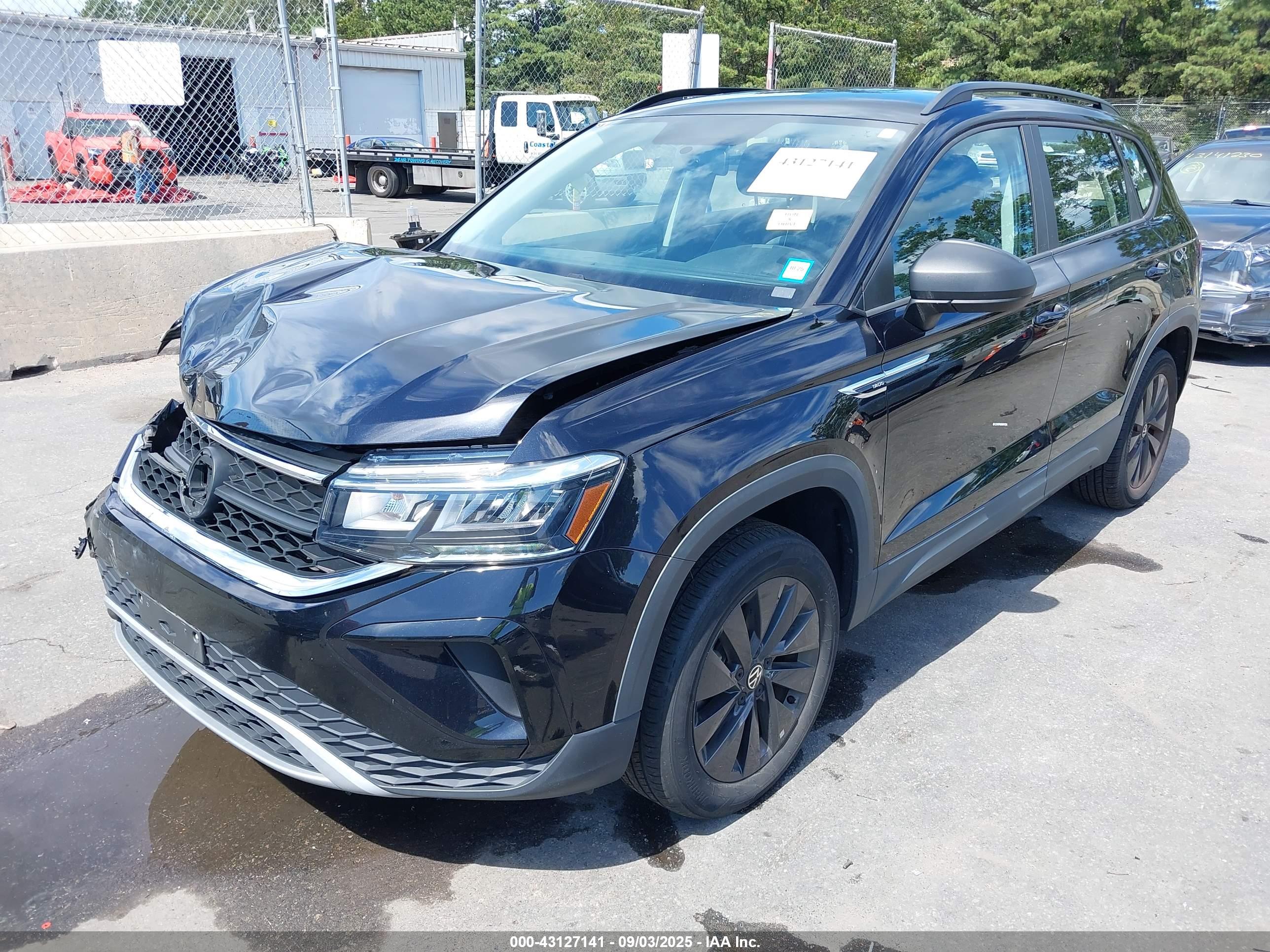 VOLKSWAGEN TAOS image 2