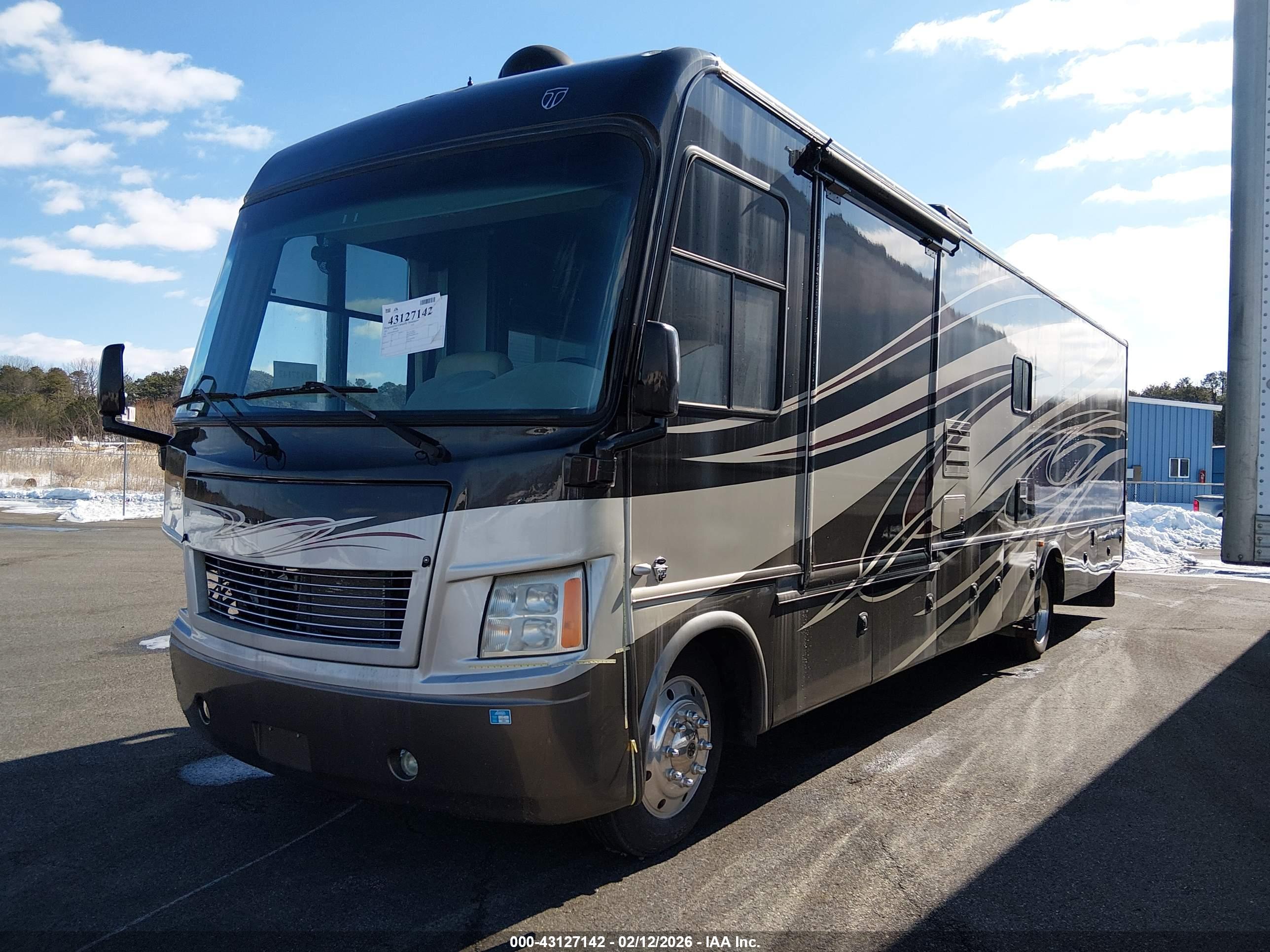 FORD MOTORHOME image 2