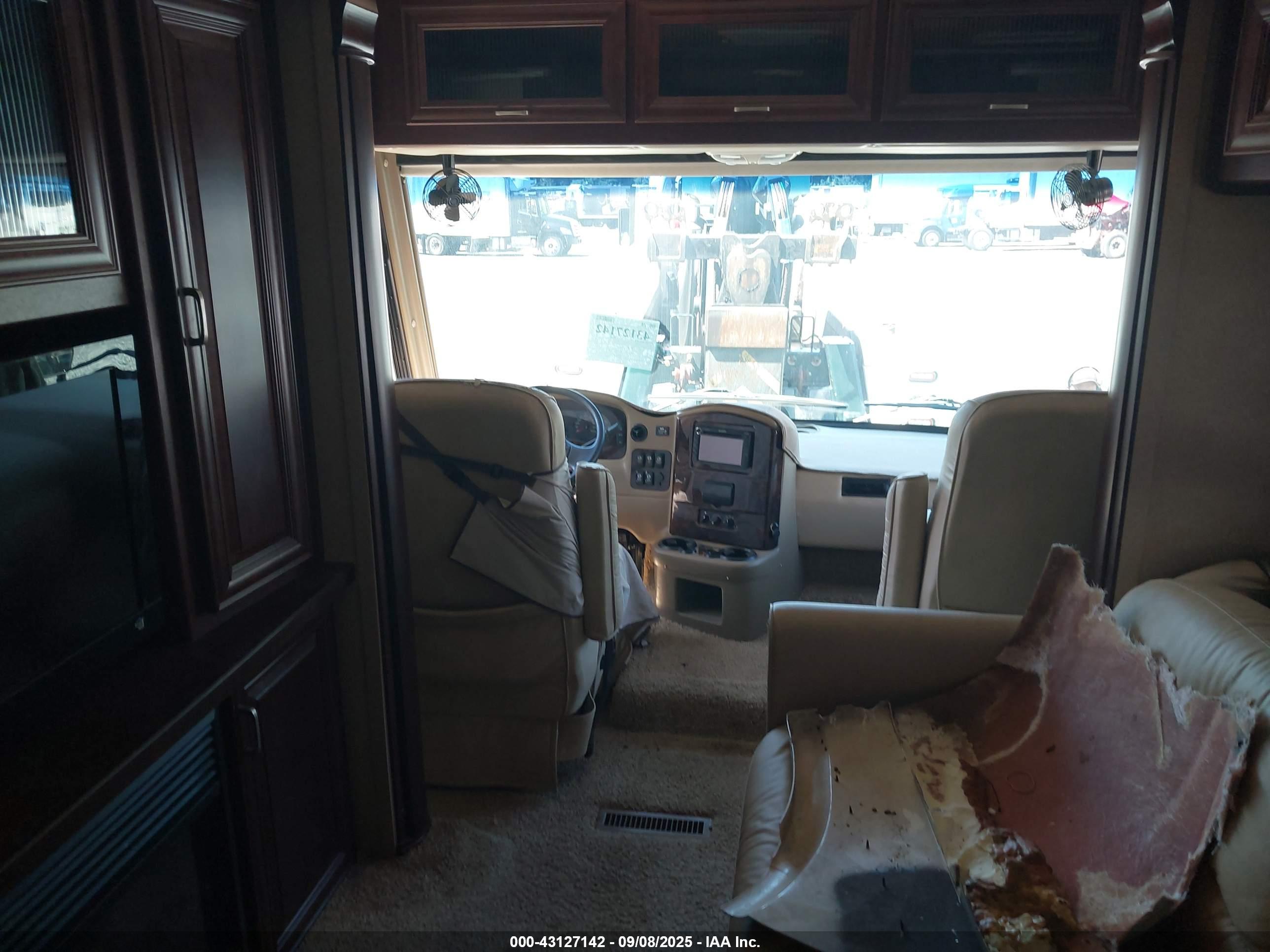 FORD MOTORHOME image 5
