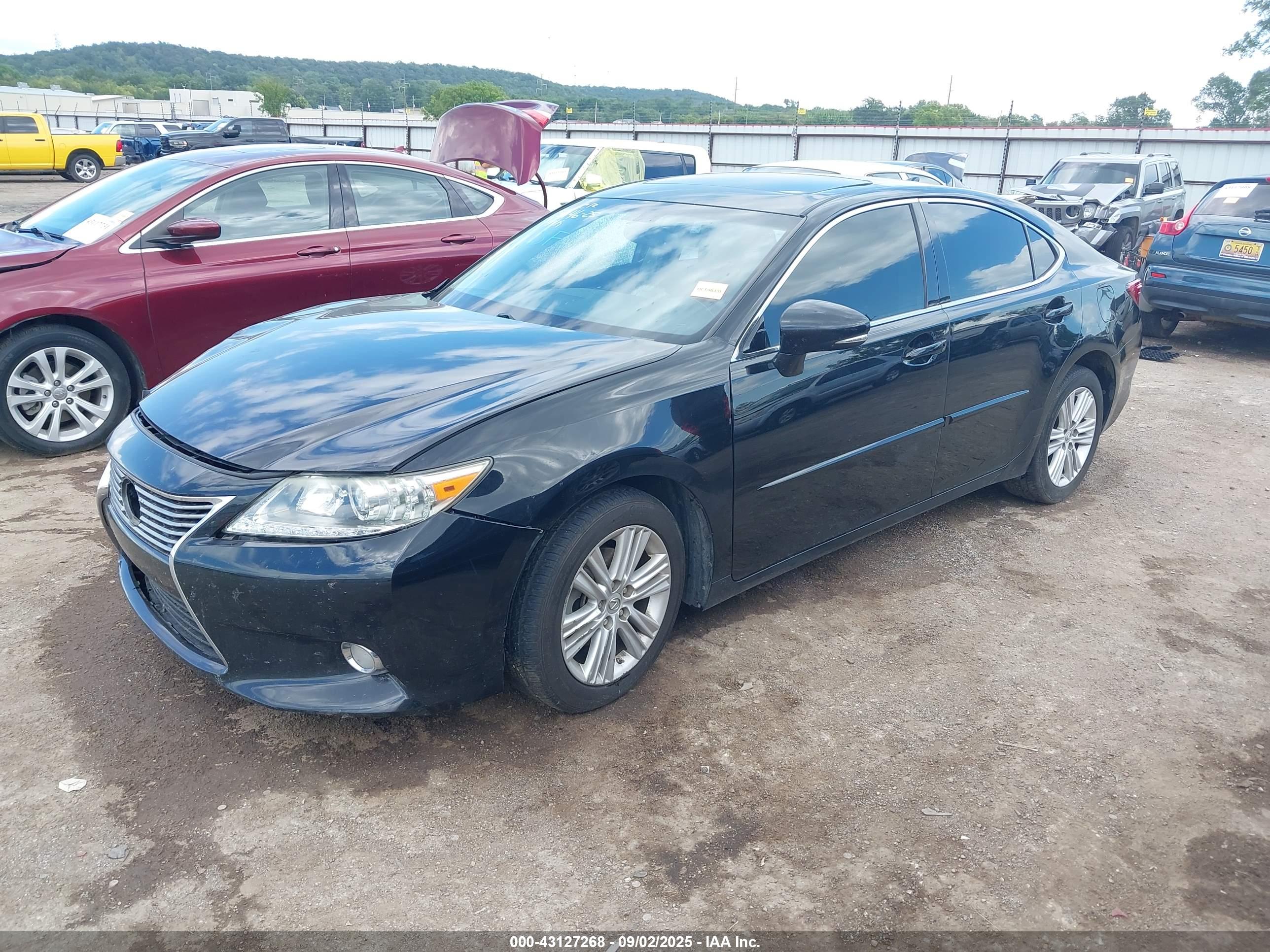 LEXUS ES image 2