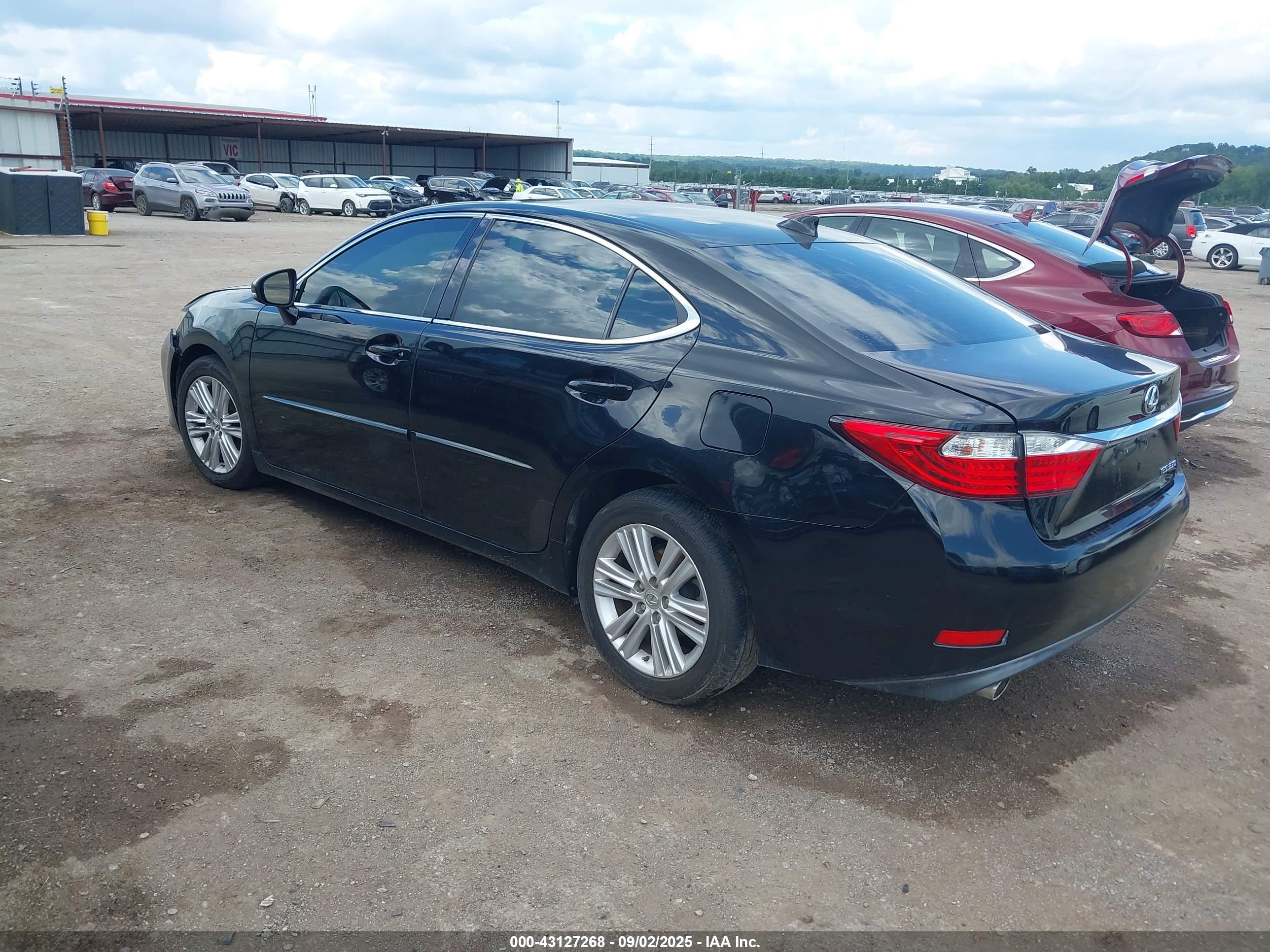 LEXUS ES image 3