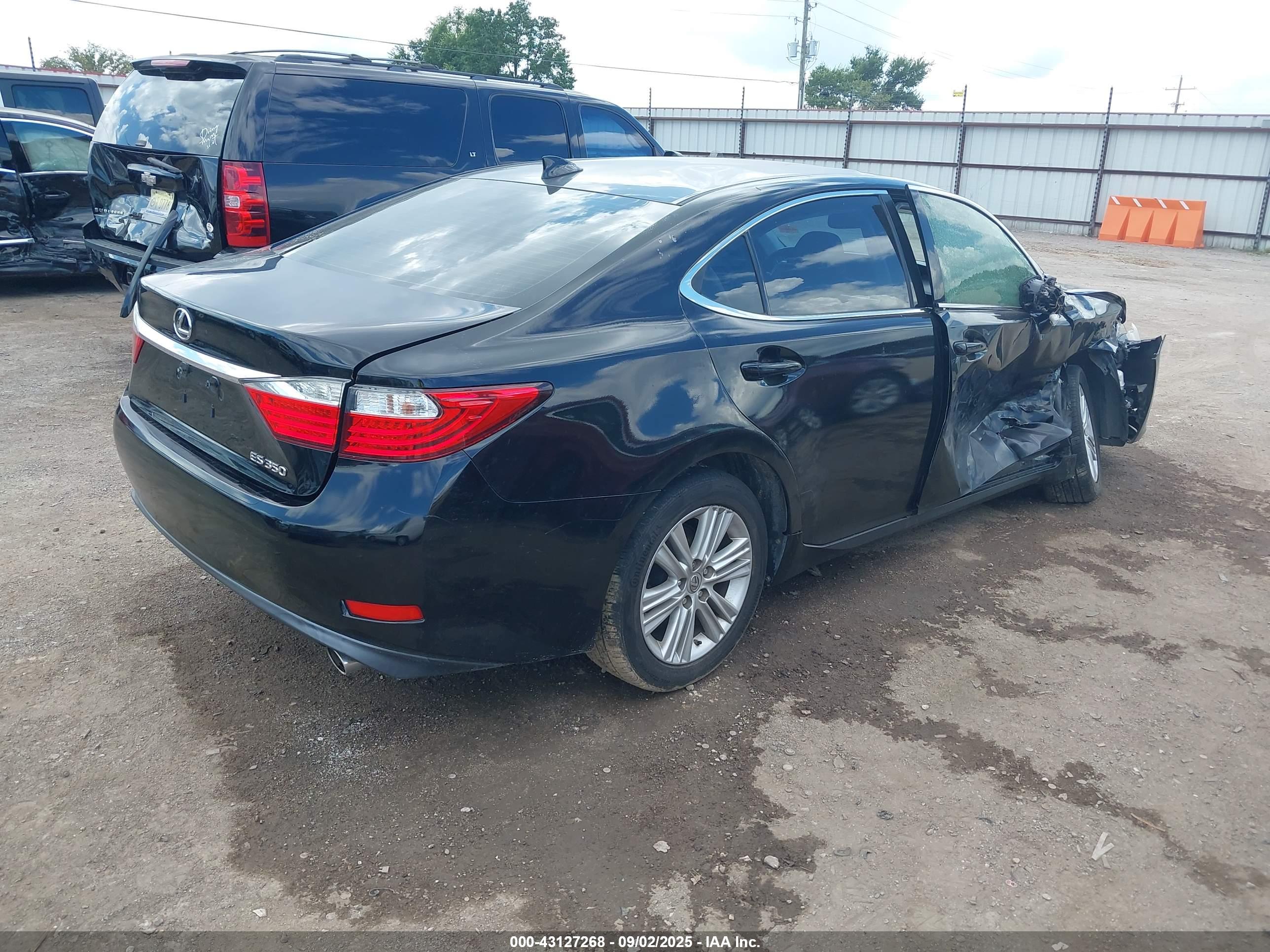 LEXUS ES image 4