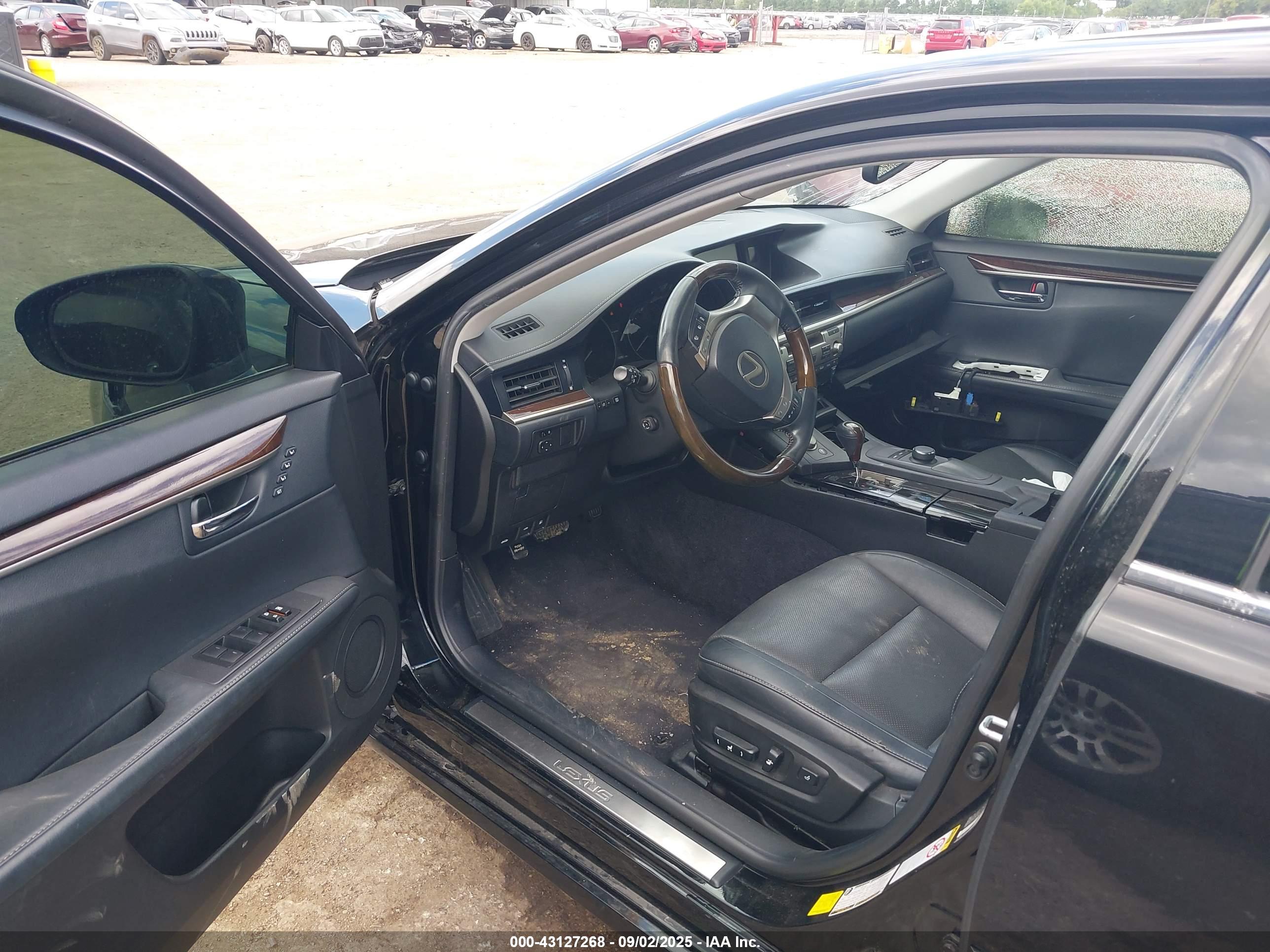 LEXUS ES image 5