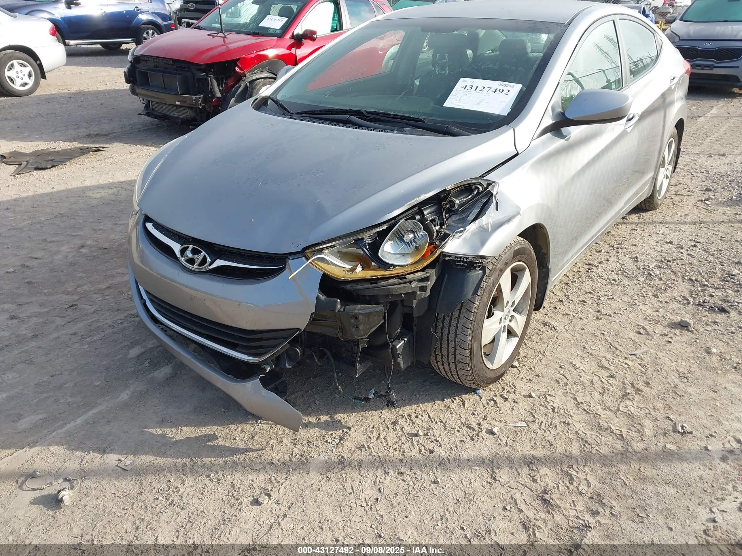 HYUNDAI ELANTRA image 6
