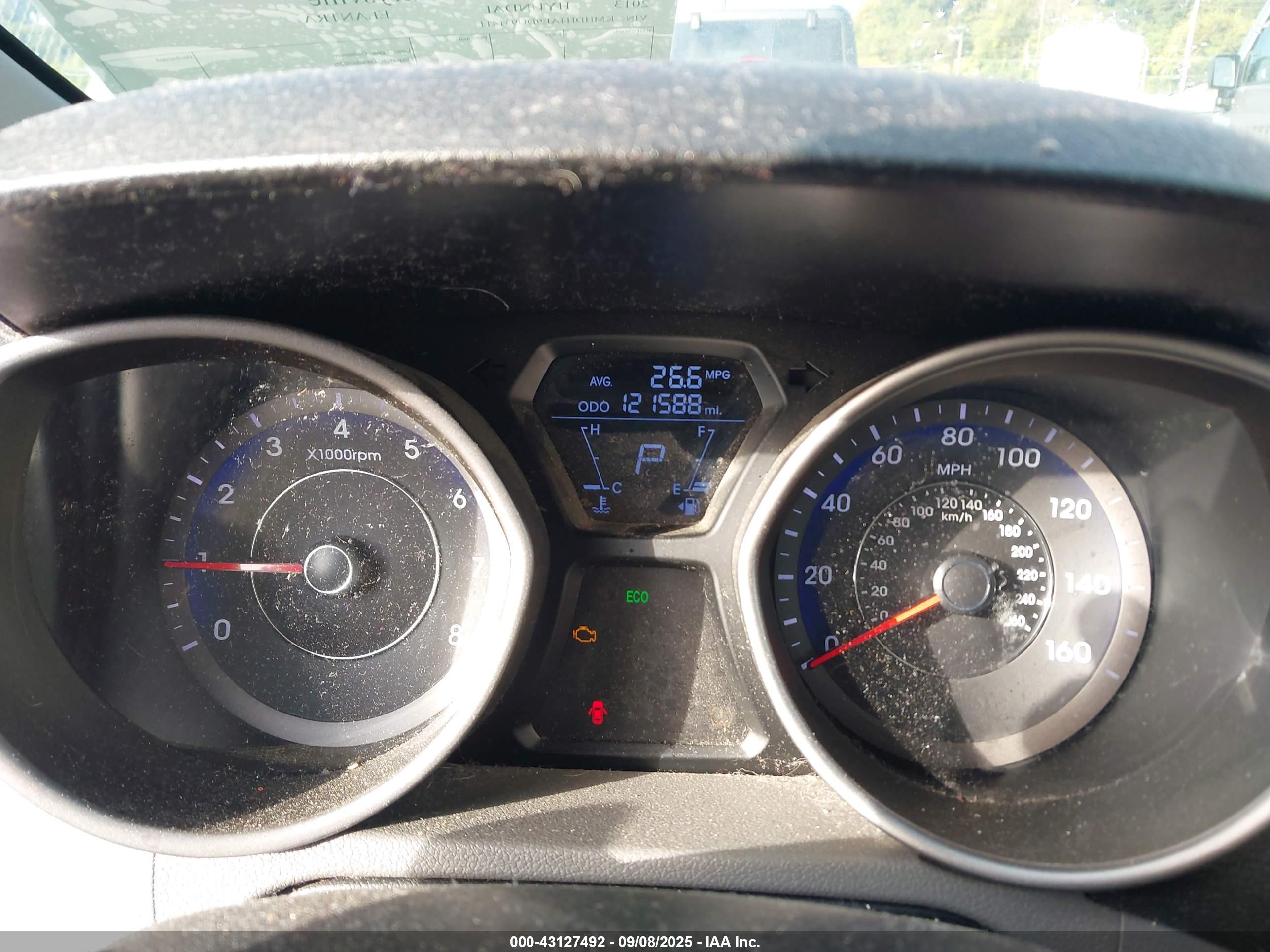 HYUNDAI ELANTRA image 7