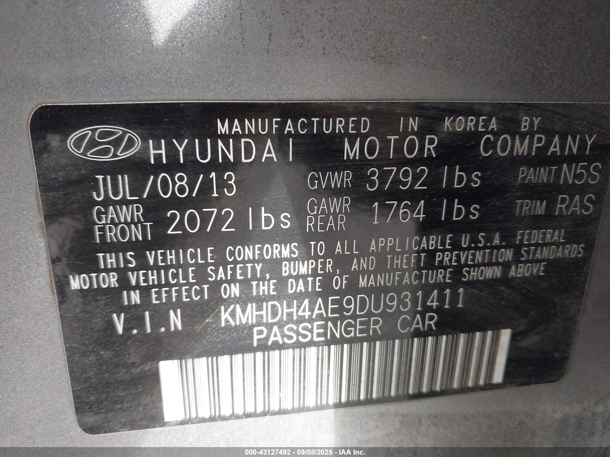 HYUNDAI ELANTRA image 9