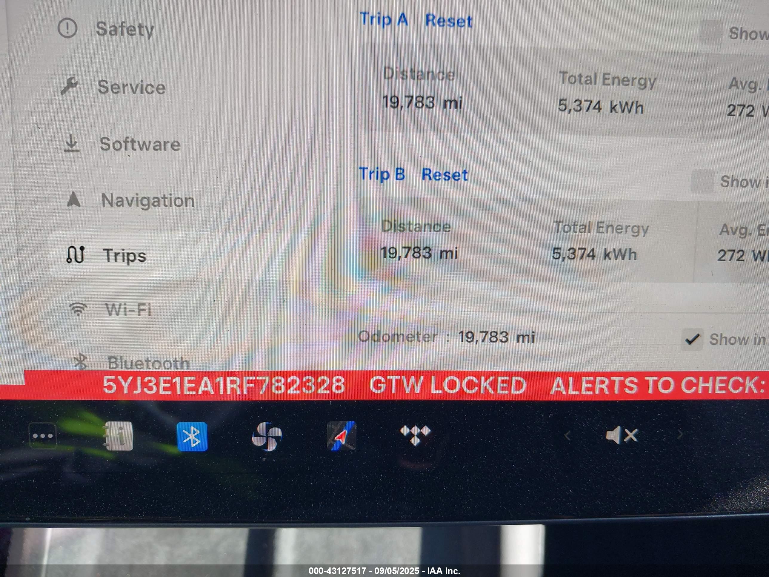 TESLA MODEL image 7