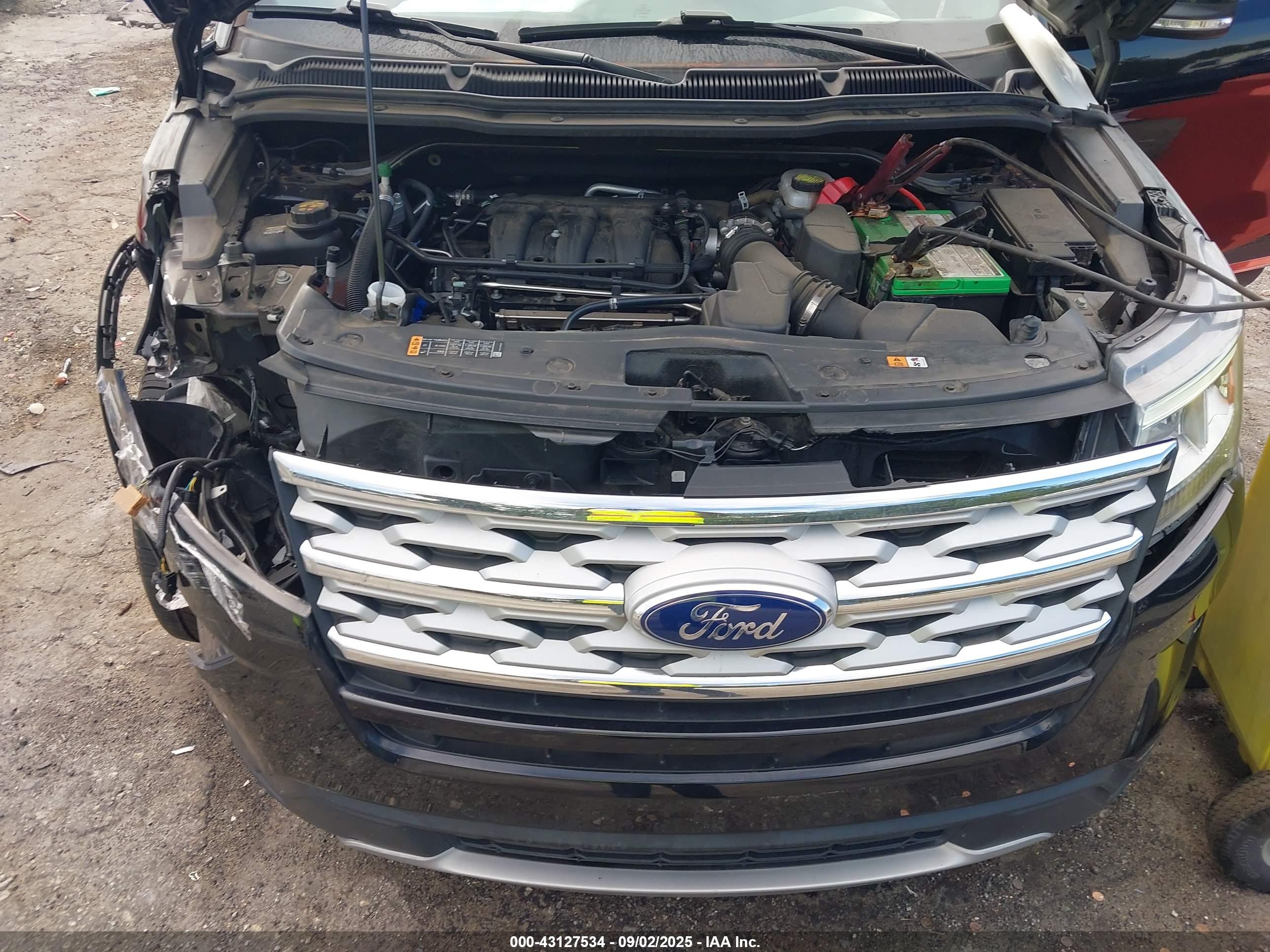 FORD EXPLORER image 10