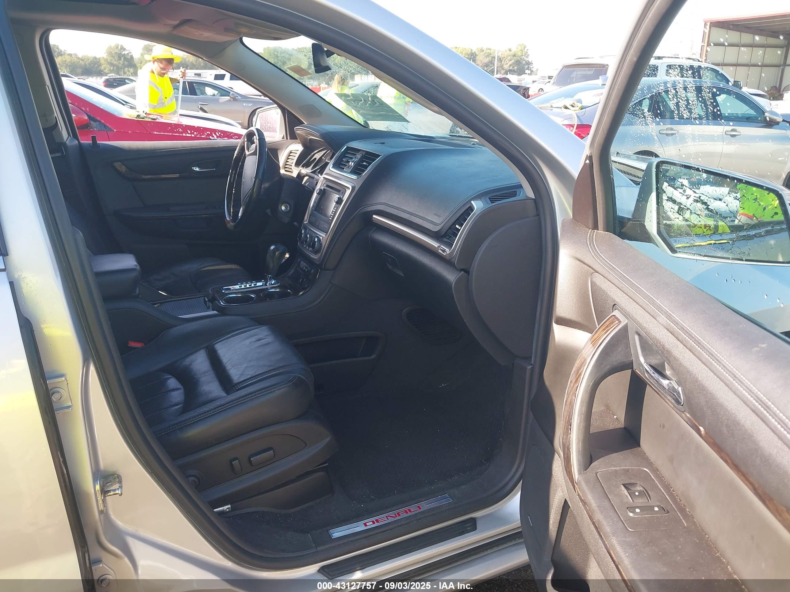 GMC ACADIA image 5