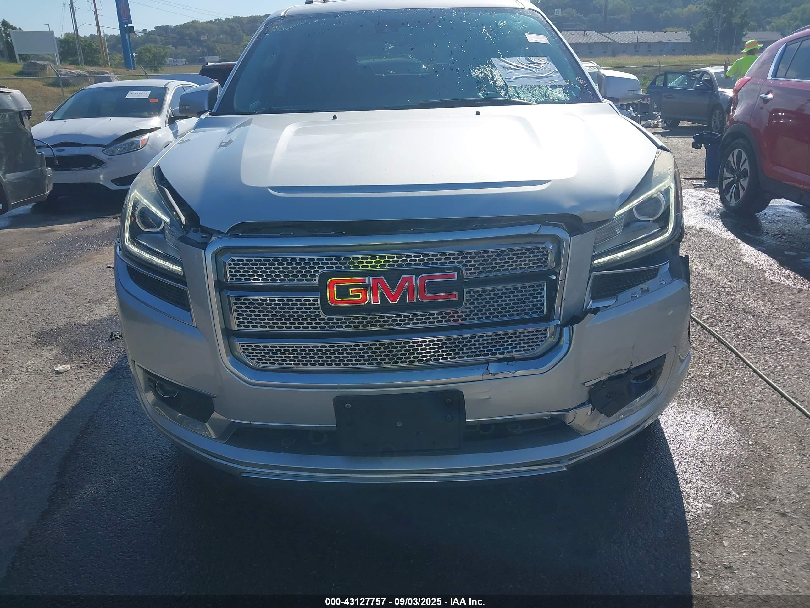 GMC ACADIA image 6