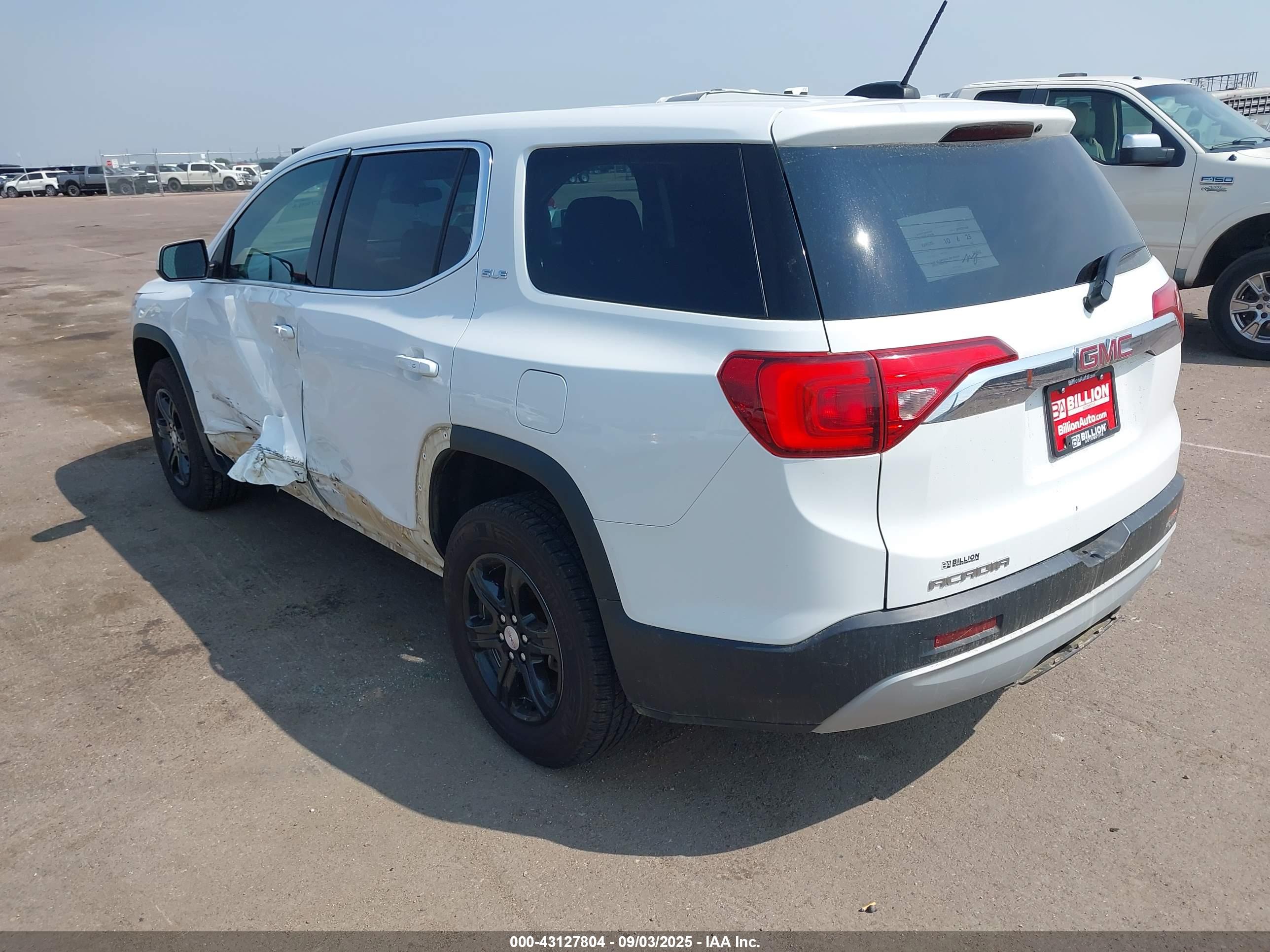 GMC ACADIA image 3