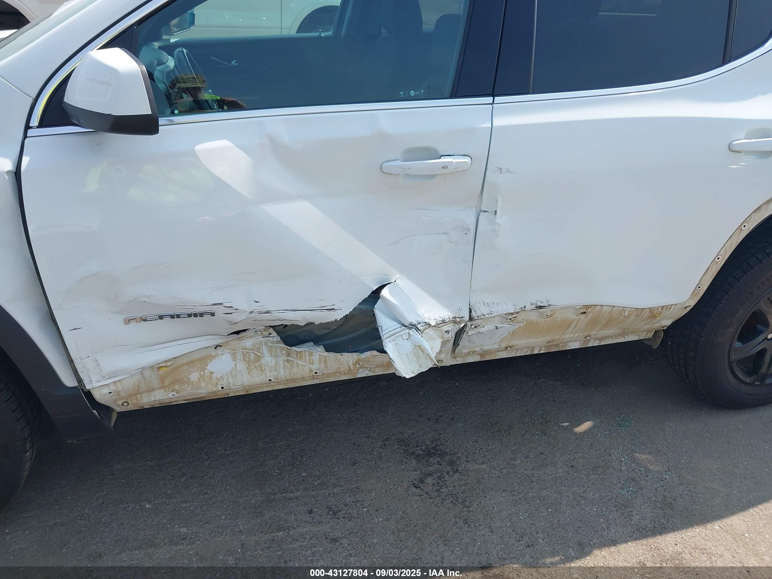 GMC ACADIA image 6