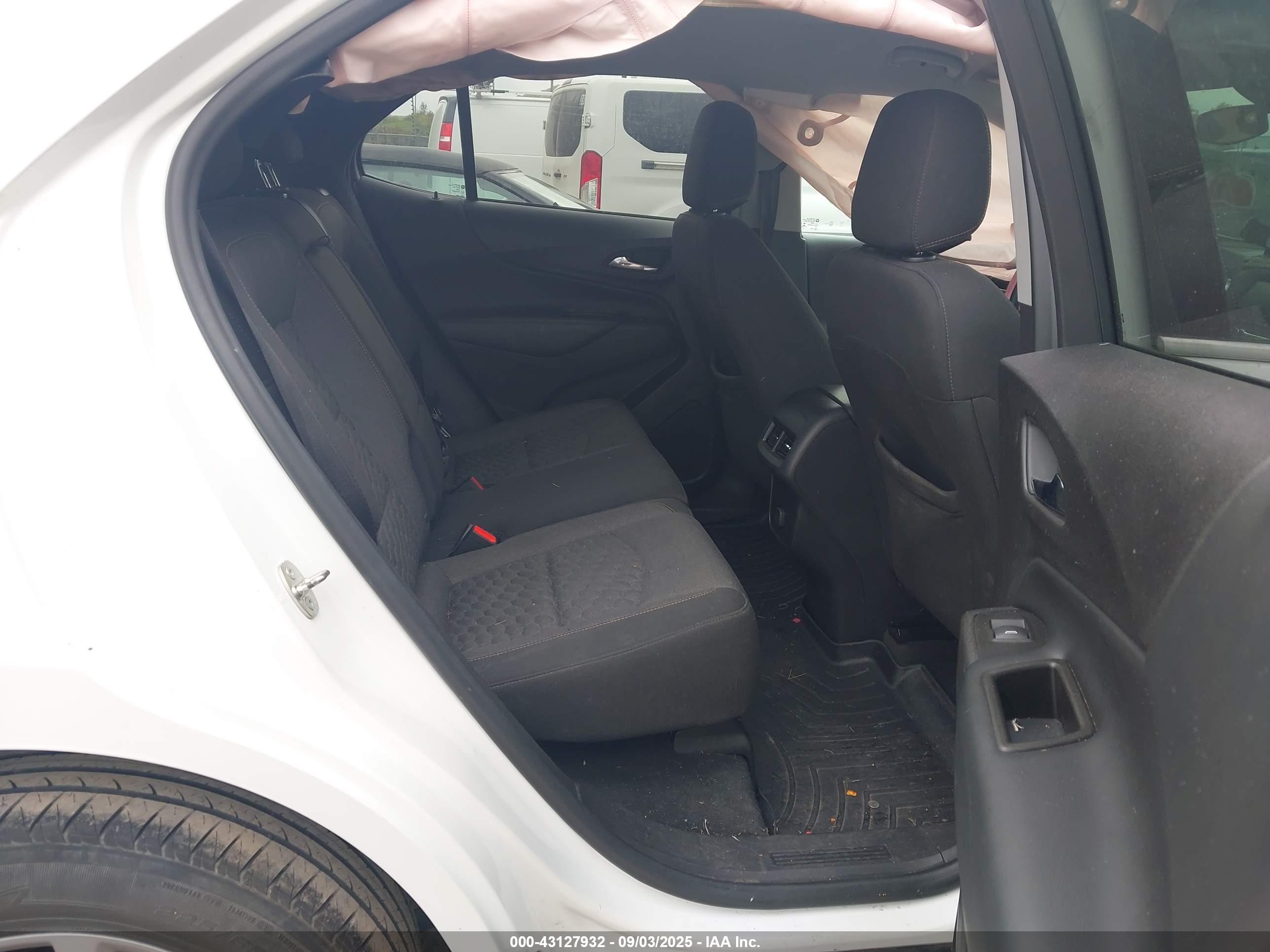 CHEVROLET EQUINOX image 8