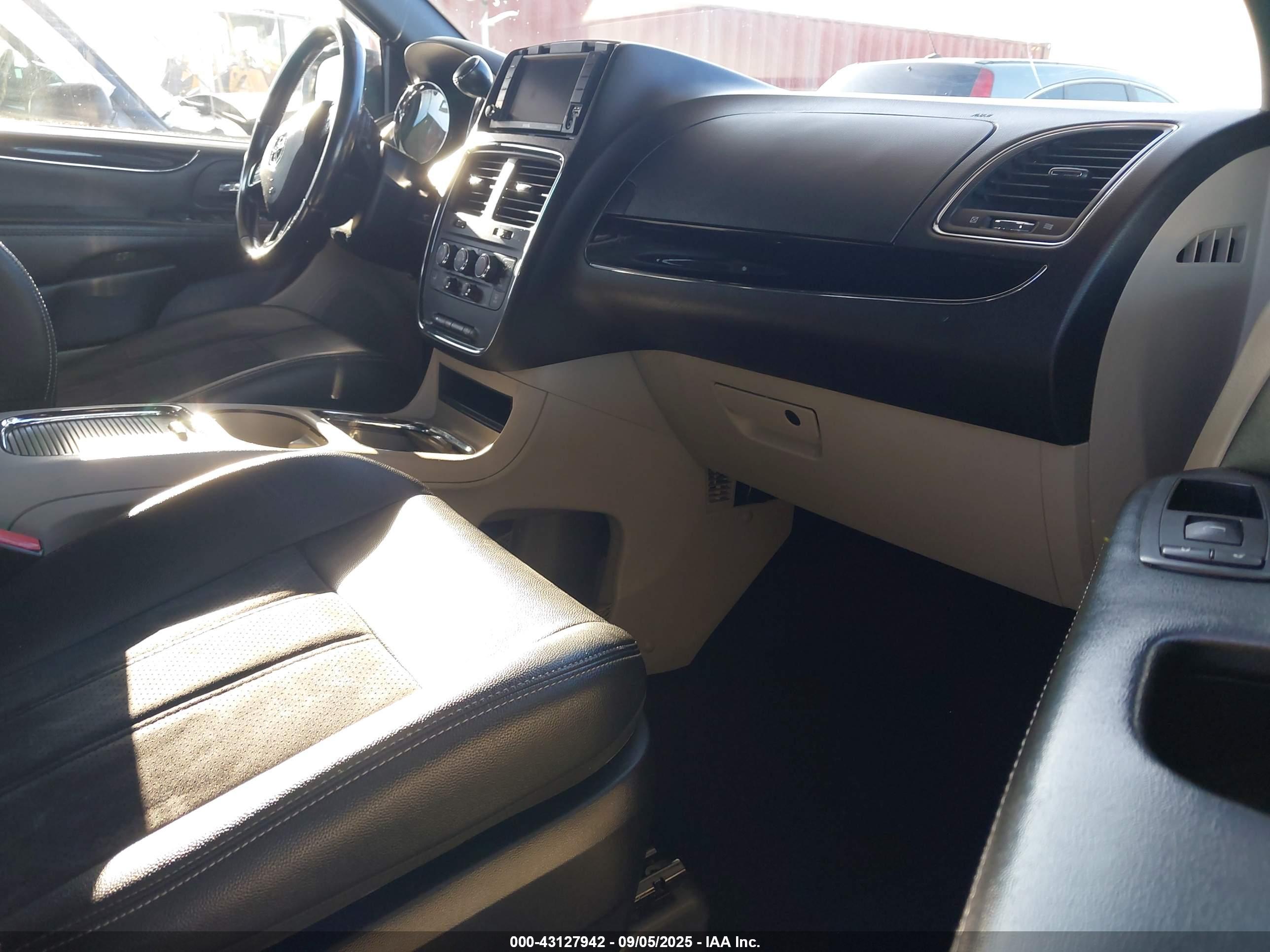 DODGE GRAND image 5