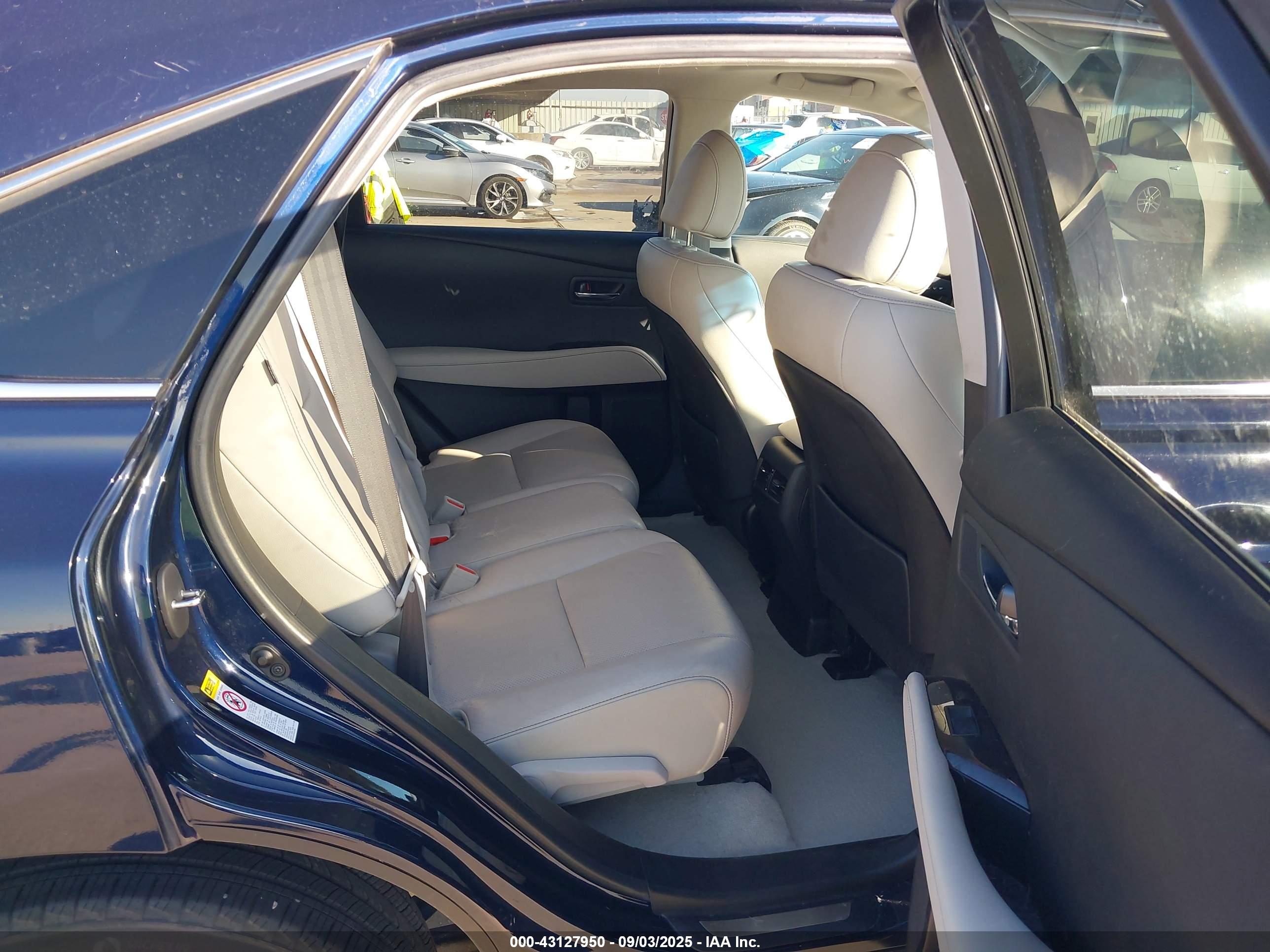 LEXUS RX image 8