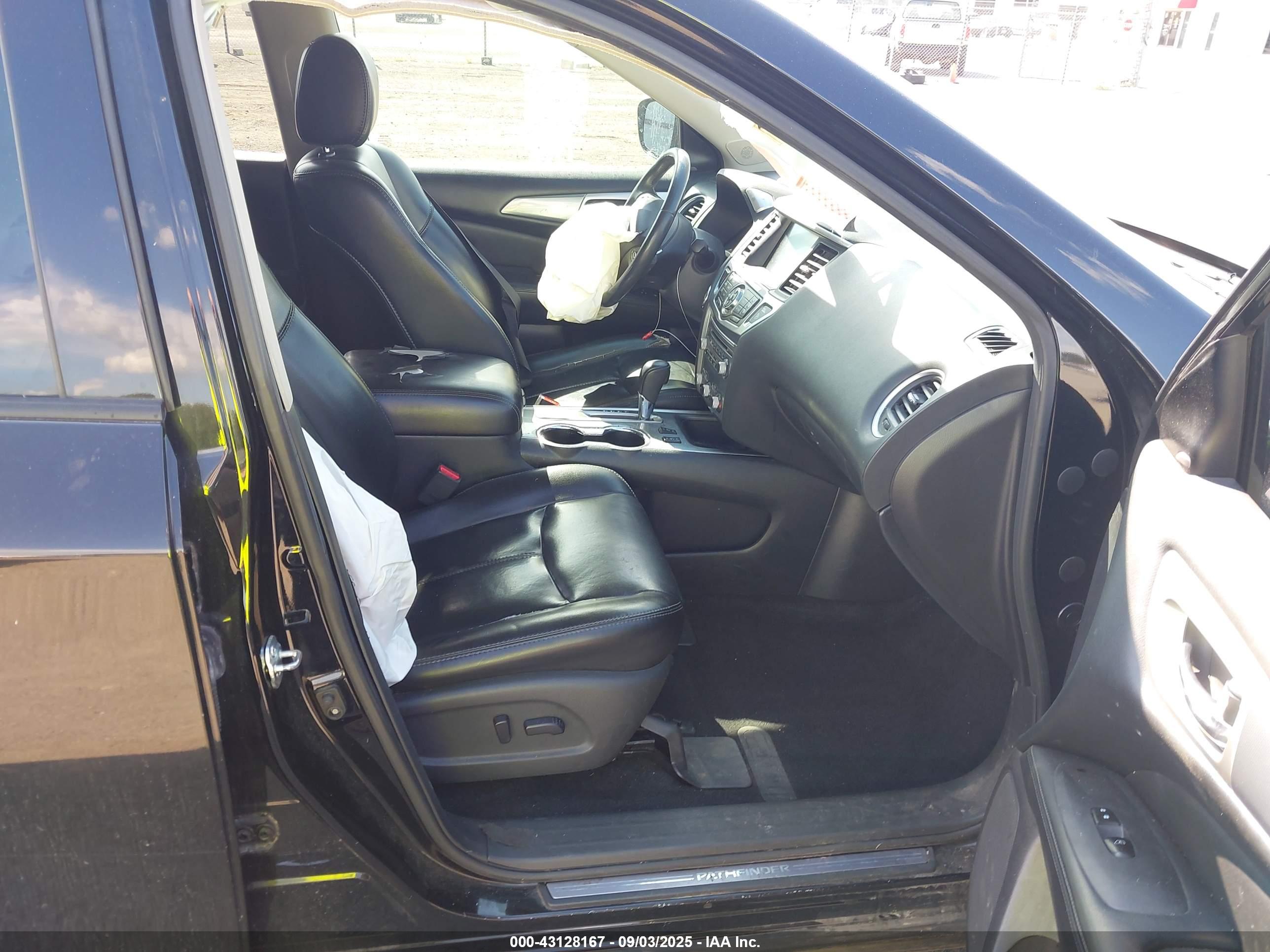 NISSAN PATHFINDER image 5