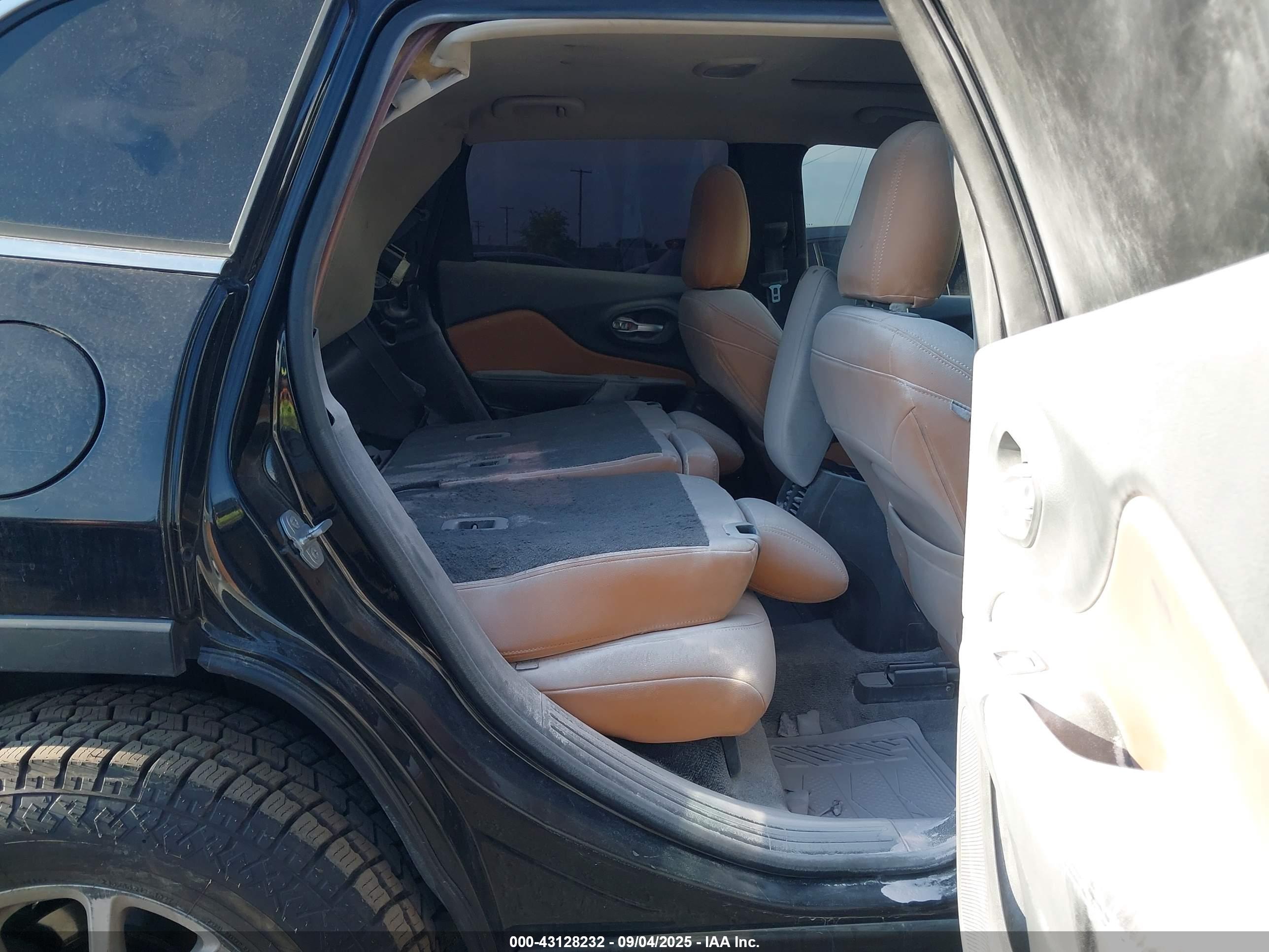 JEEP CHEROKEE image 8