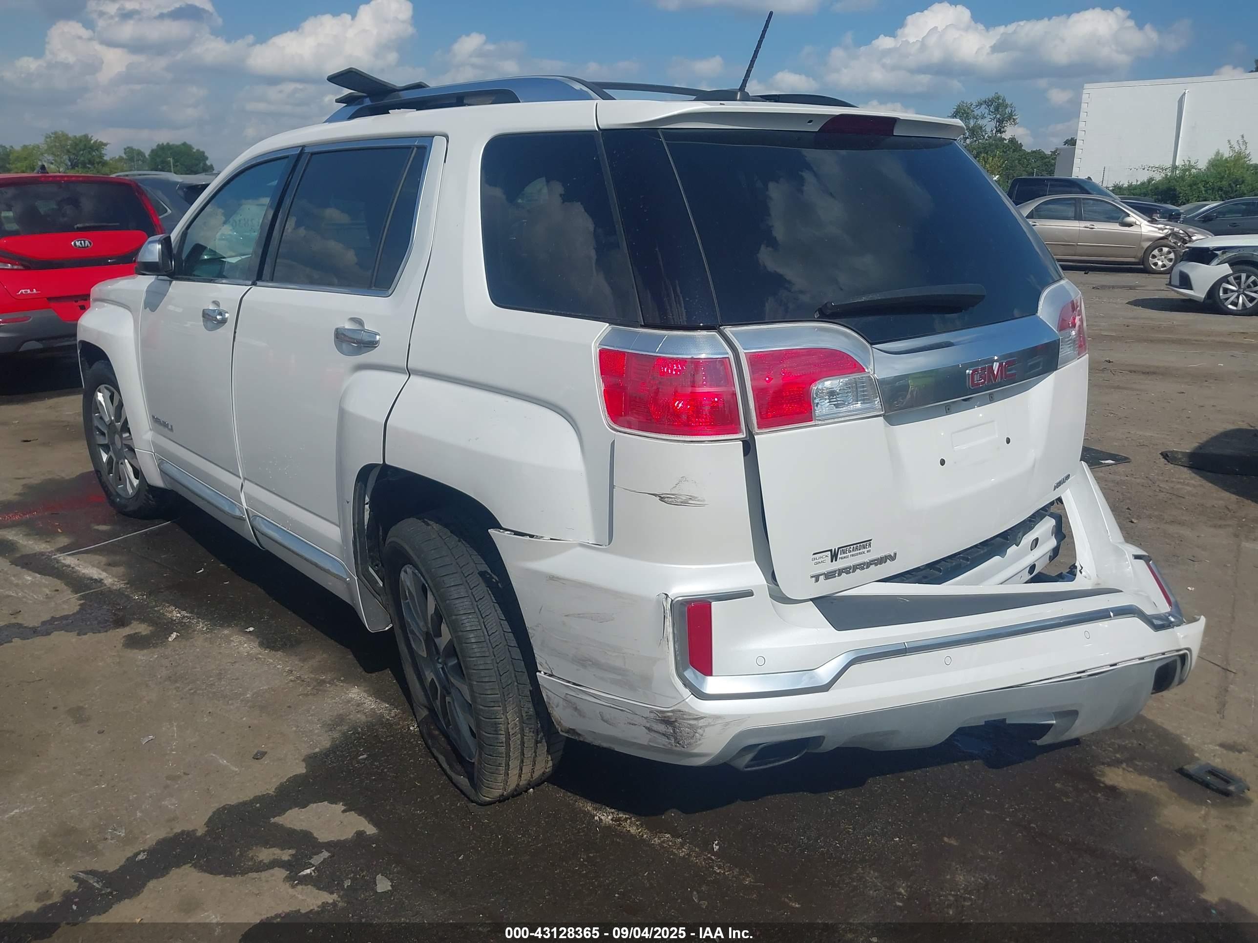 GMC TERRAIN image 3