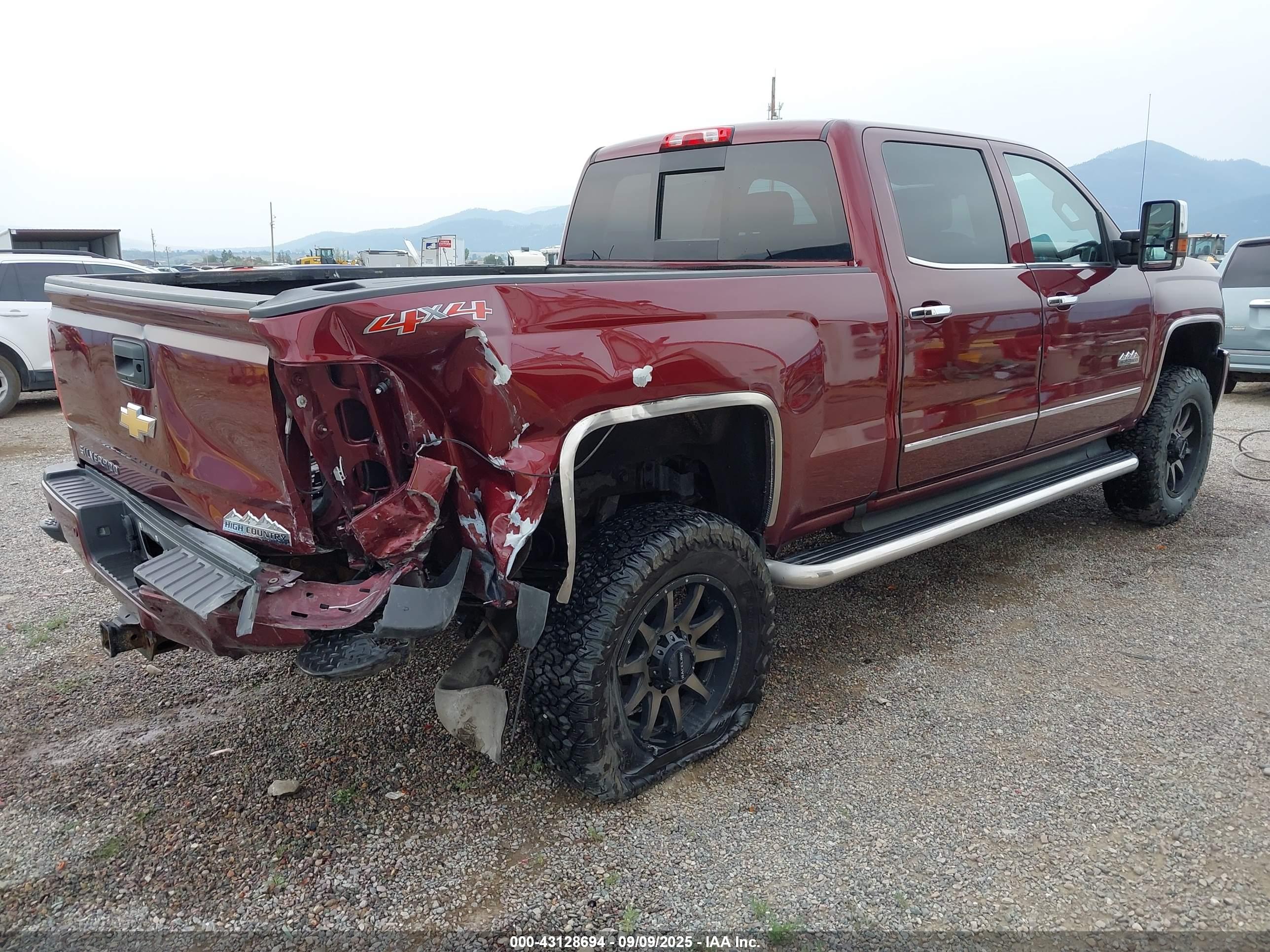 CHEVROLET SILVERADO image 4