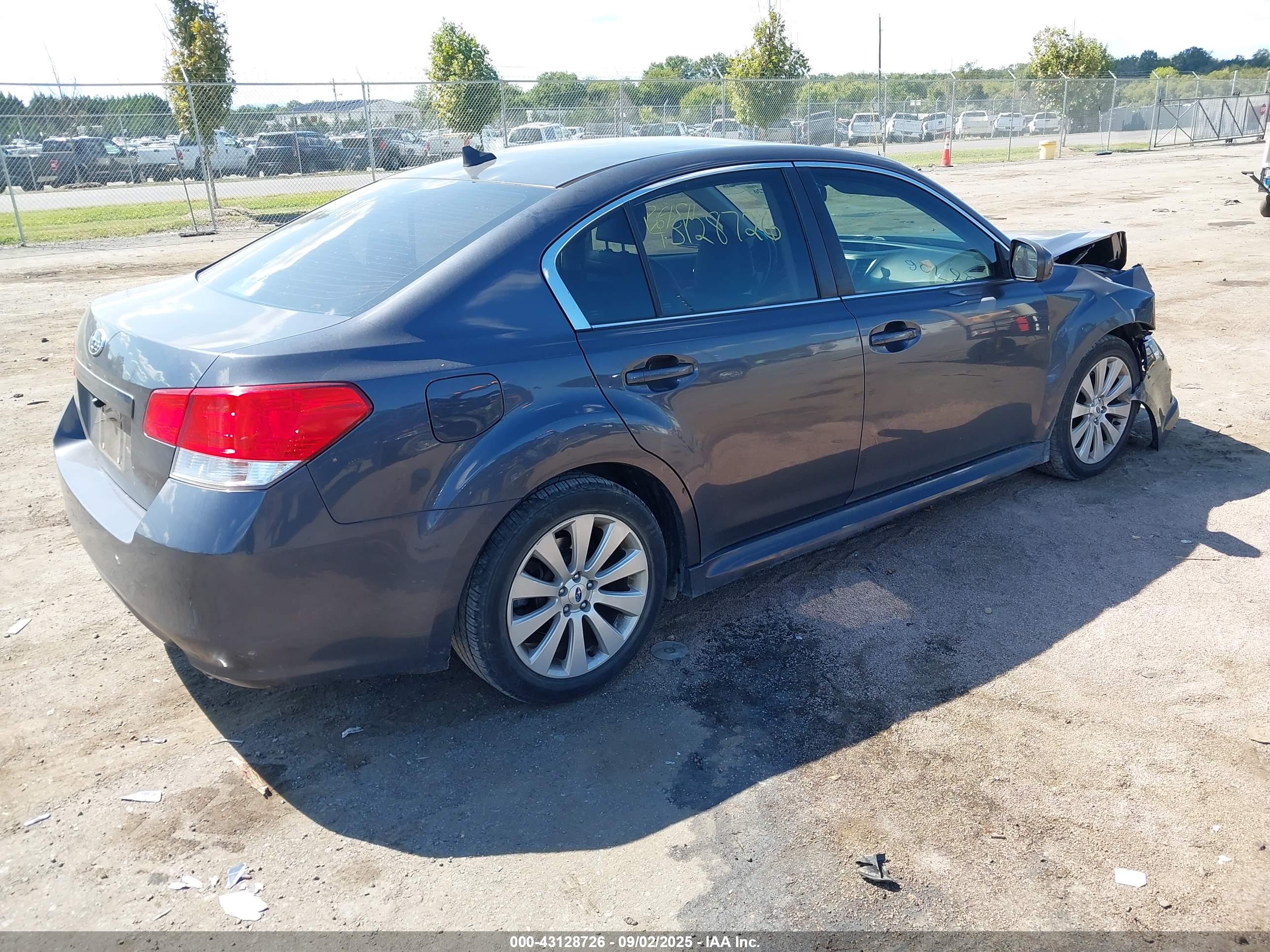 SUBARU LEGACY image 4