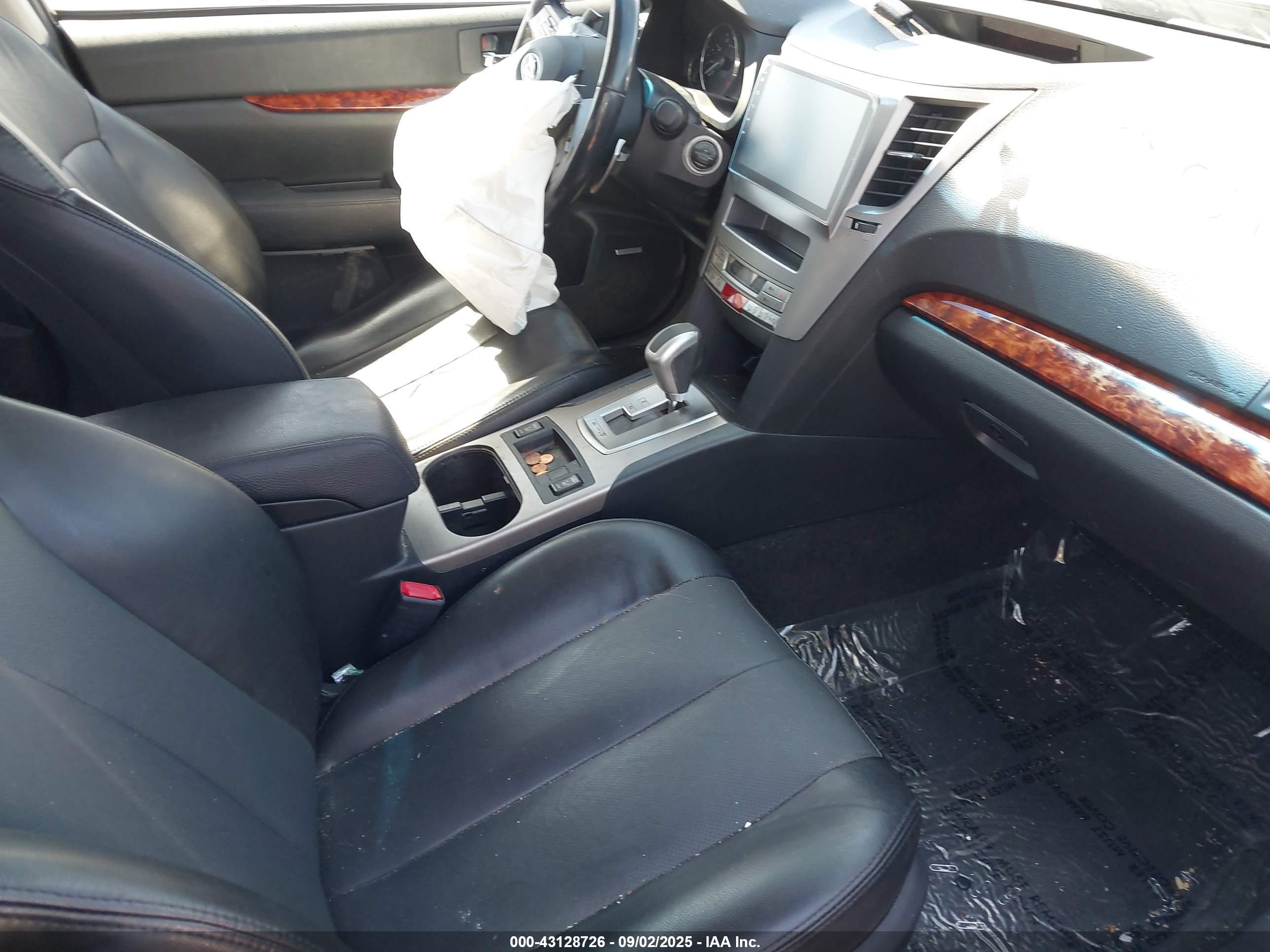SUBARU LEGACY image 5