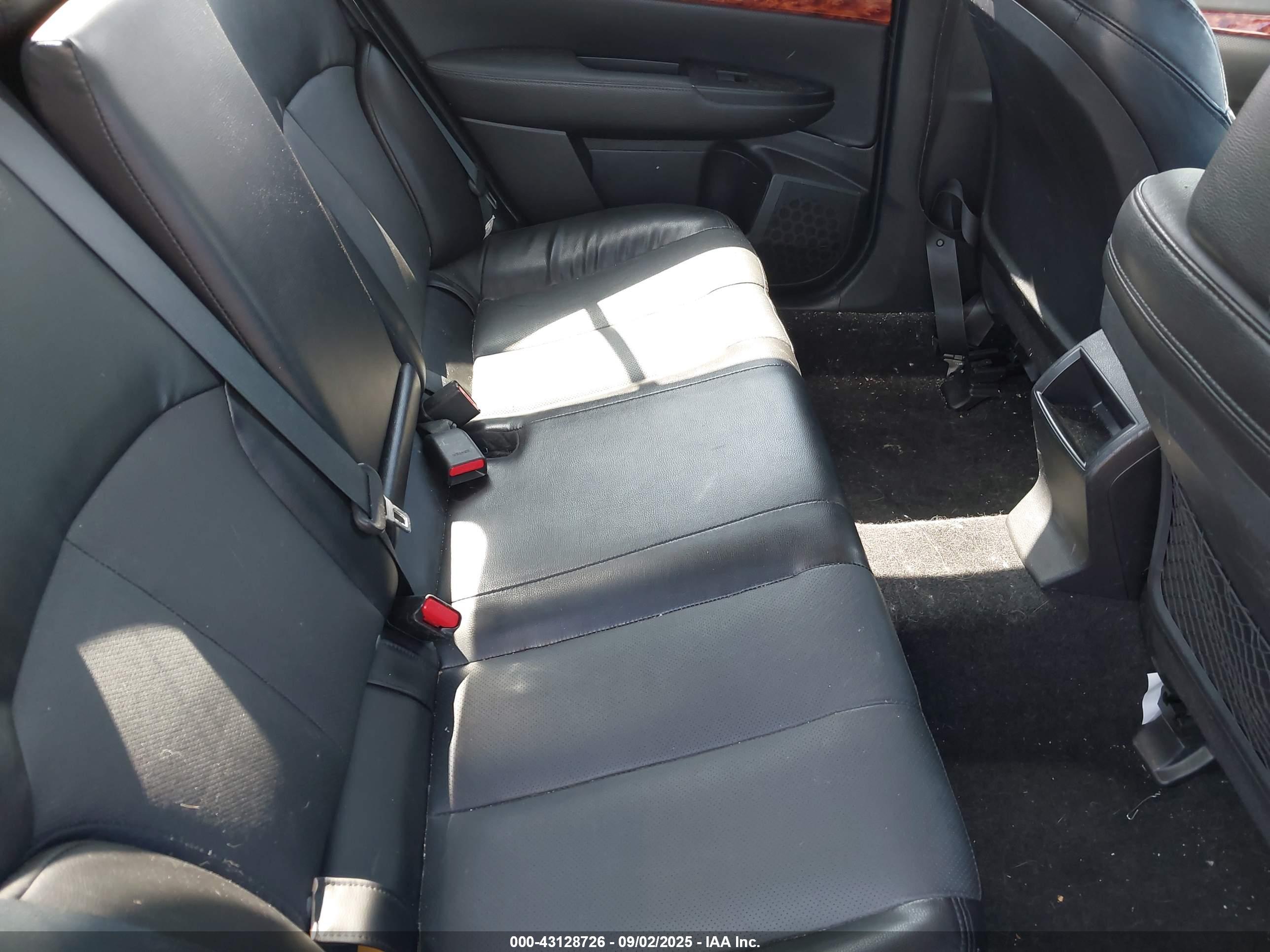 SUBARU LEGACY image 8