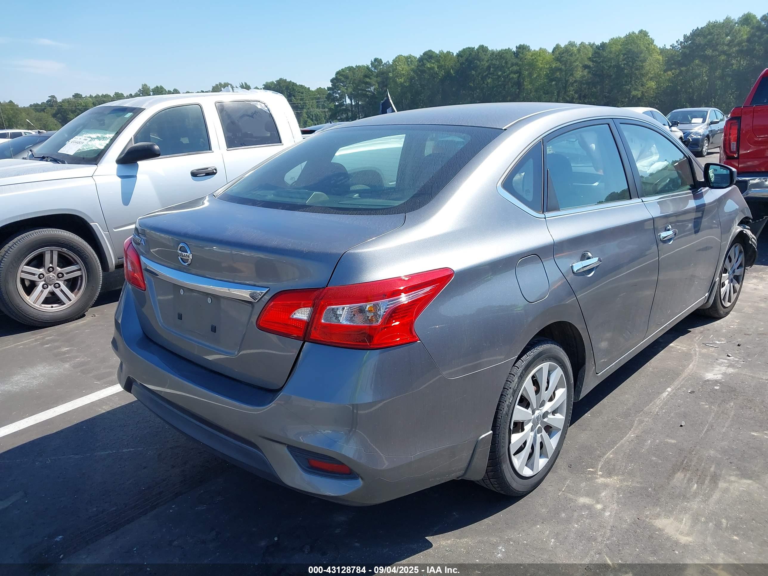 NISSAN SENTRA image 4