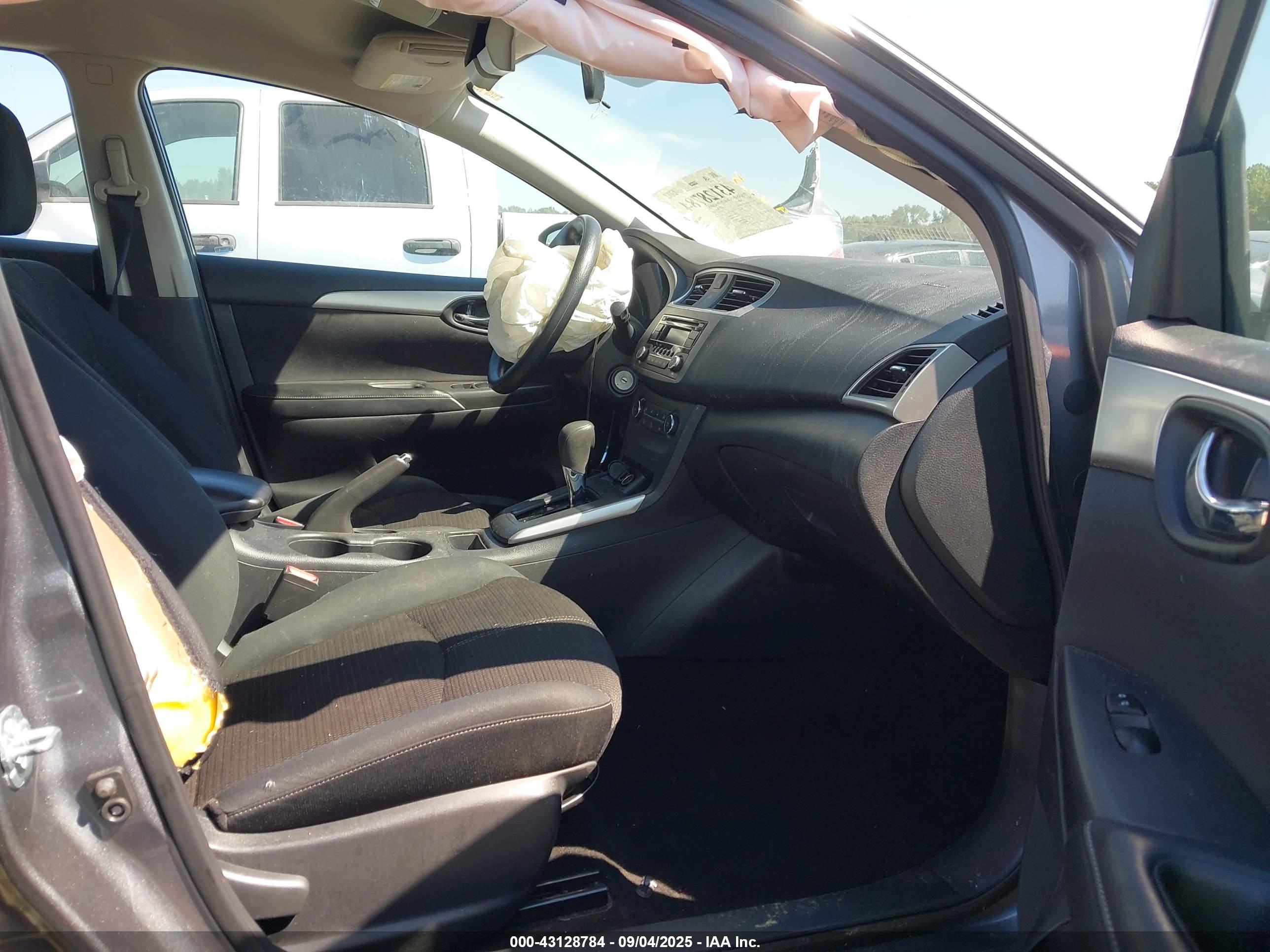 NISSAN SENTRA image 5
