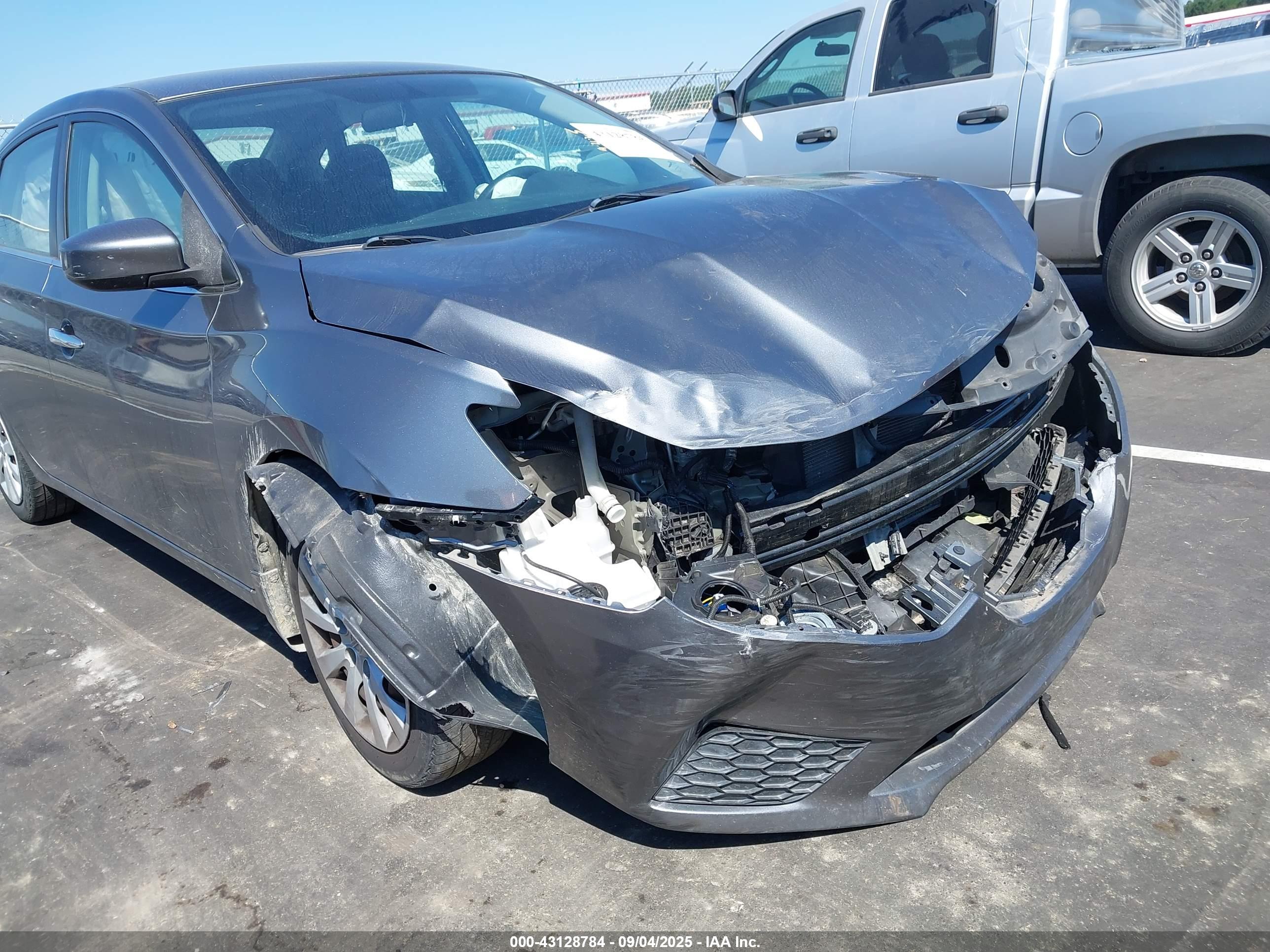 NISSAN SENTRA image 6