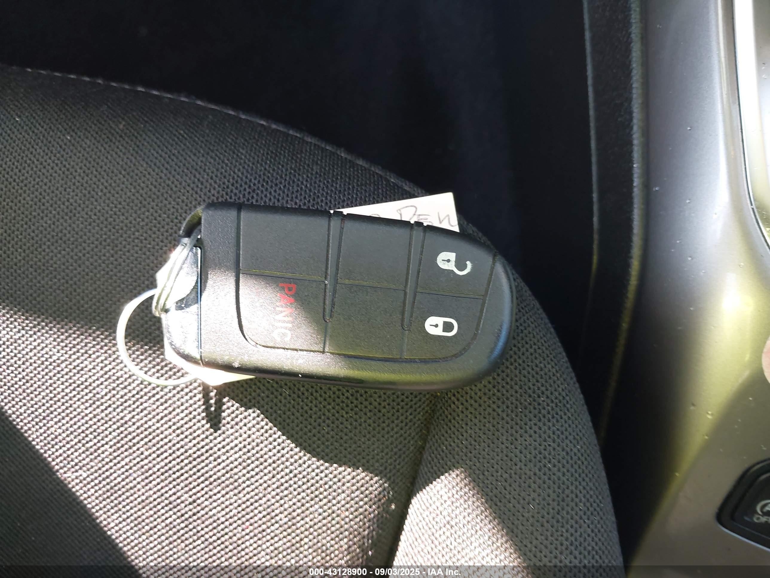JEEP RENEGADE image 11