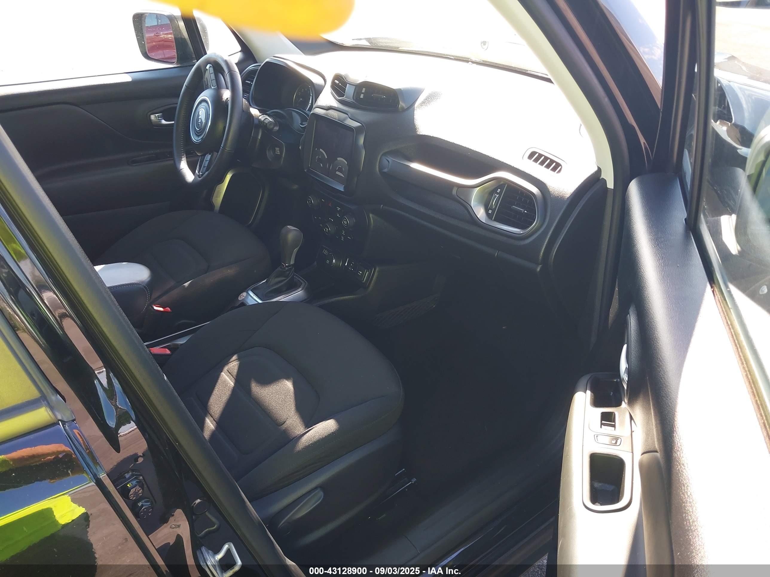 JEEP RENEGADE image 5