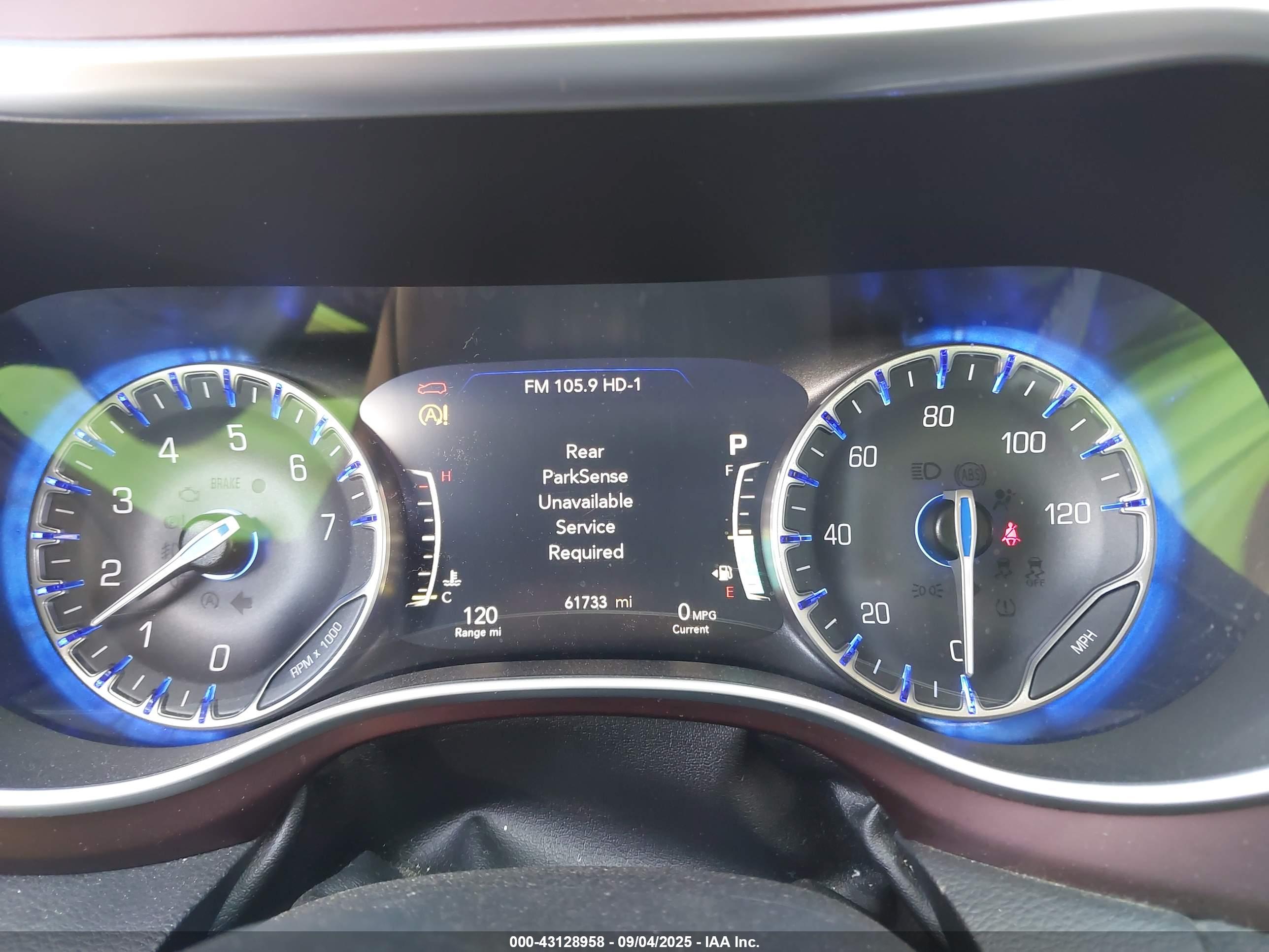 CHRYSLER PACIFICA image 7