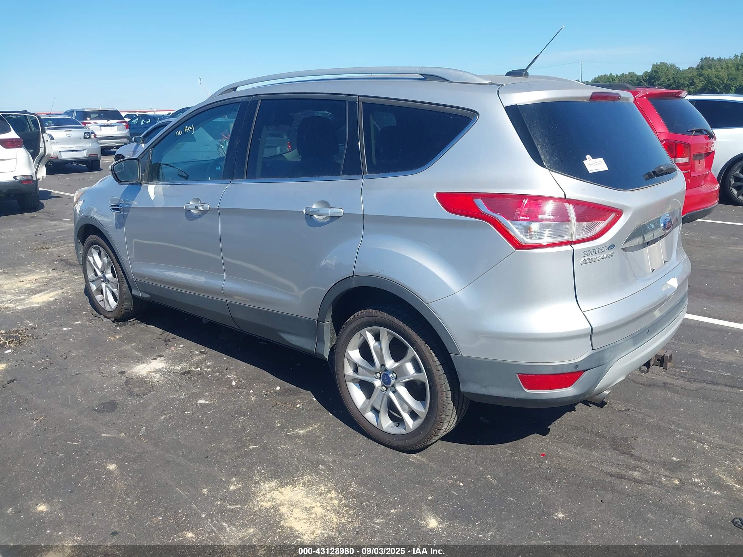 FORD ESCAPE image 3