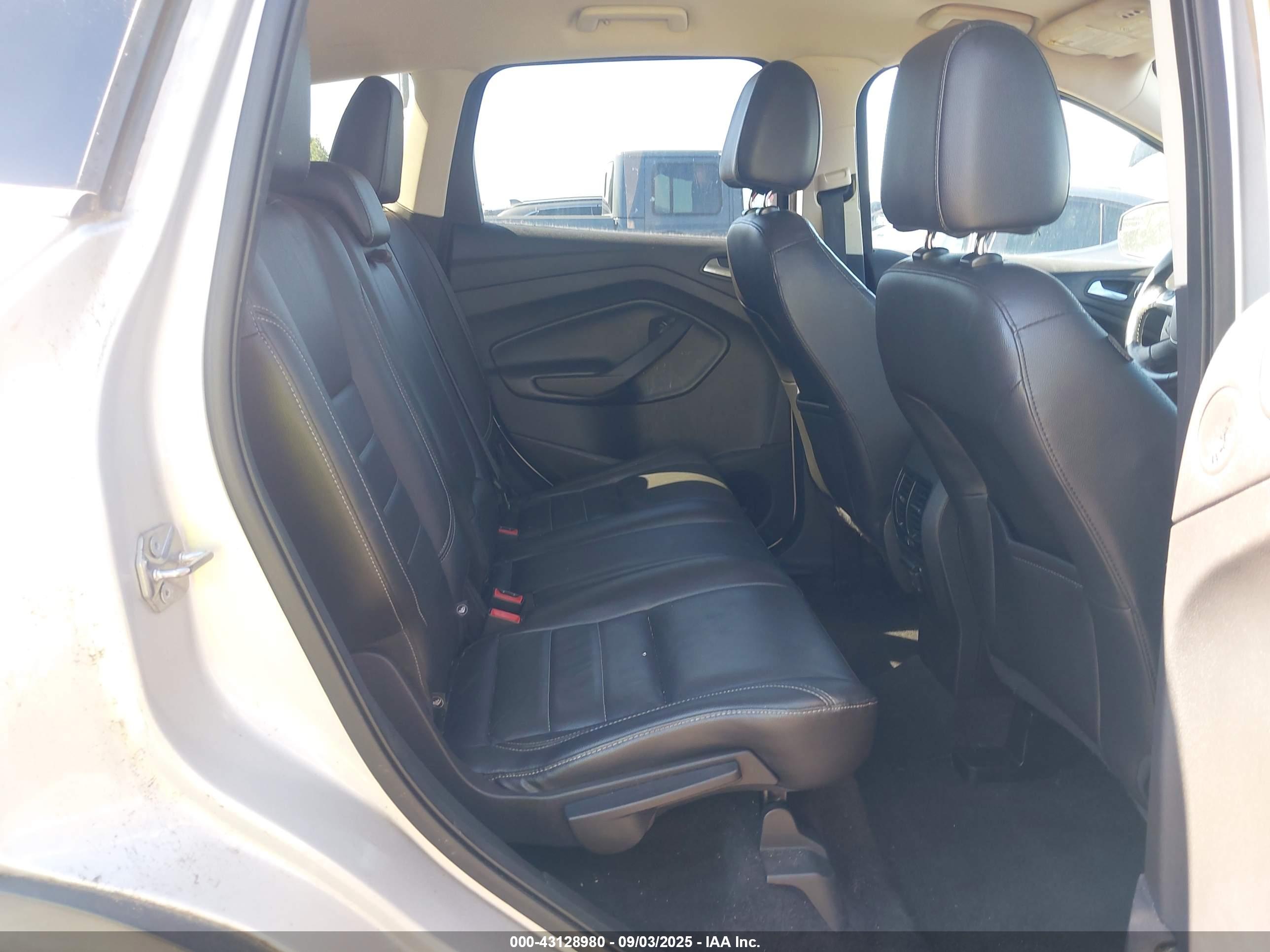 FORD ESCAPE image 8