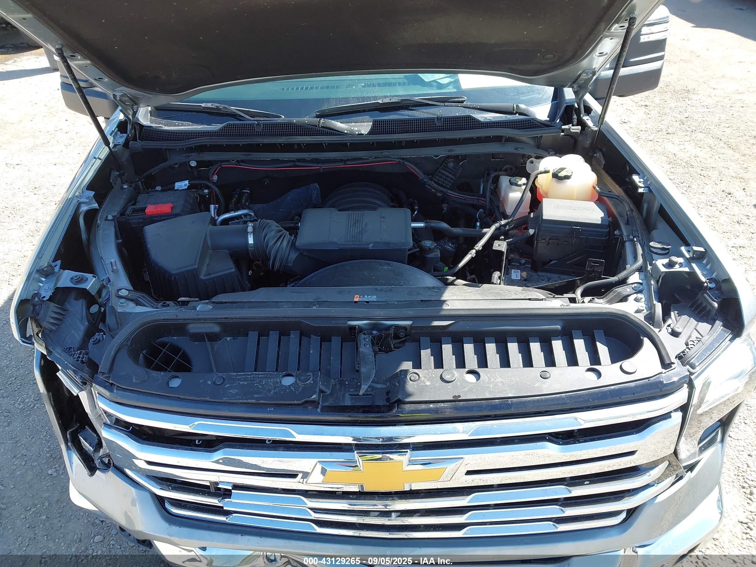 CHEVROLET SILVERADO image 10